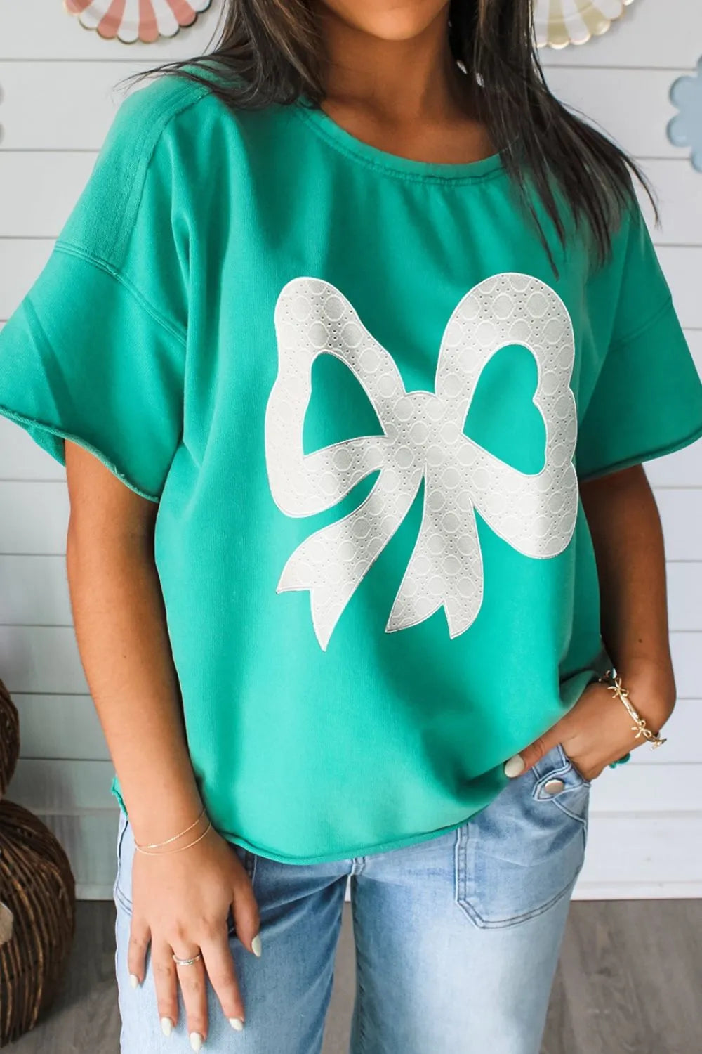 Bow Graphic Short Sleeve T-Shirt - cas7m