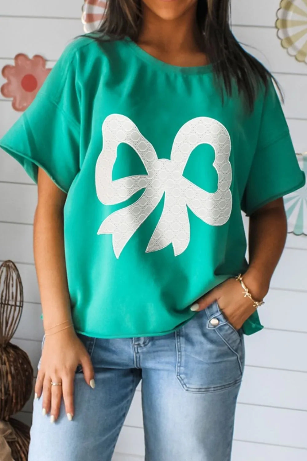 Bow Graphic Short Sleeve T-Shirt - cas7m