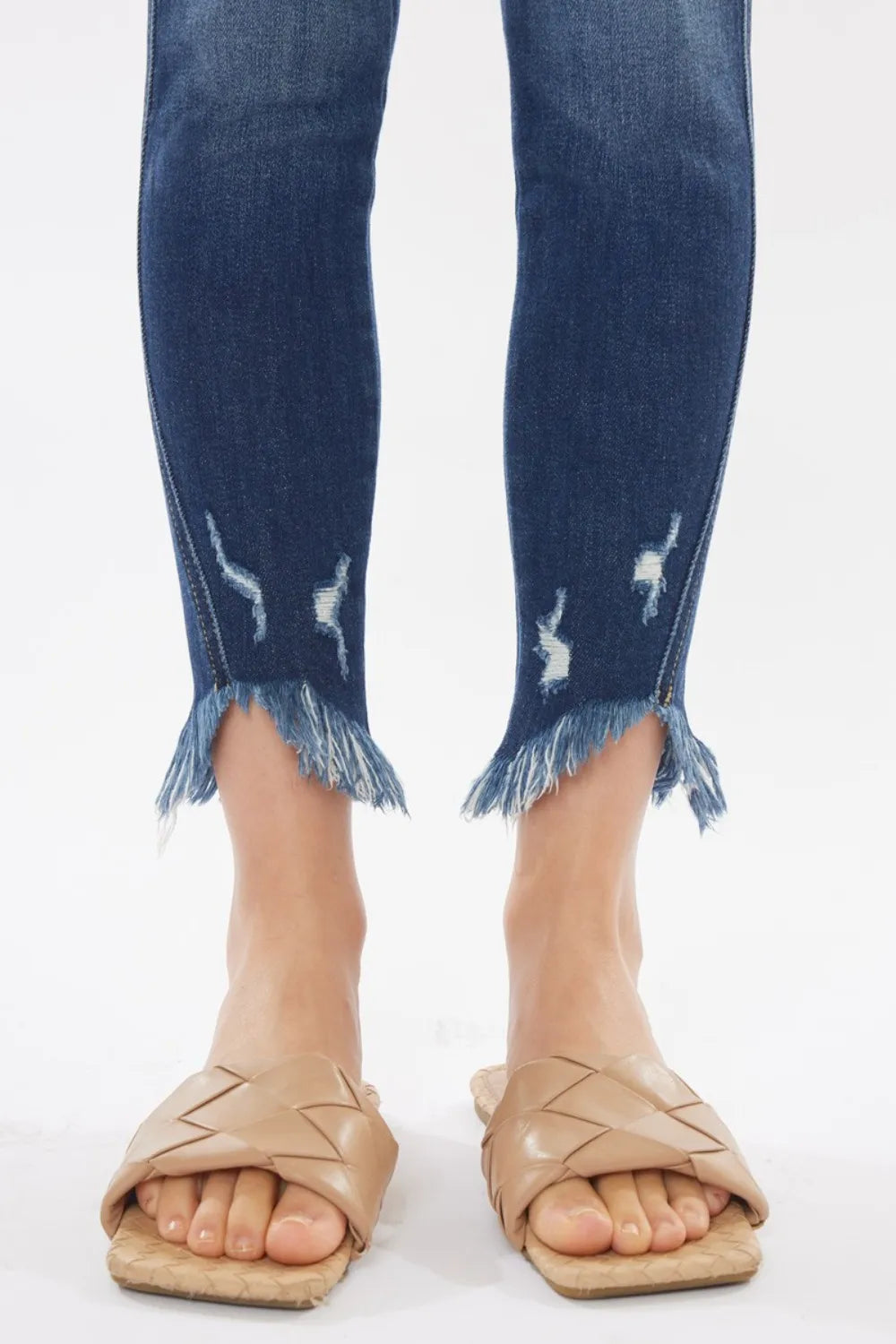 Kancan Raw Hem High Waist Cropped Jeans - cas7m