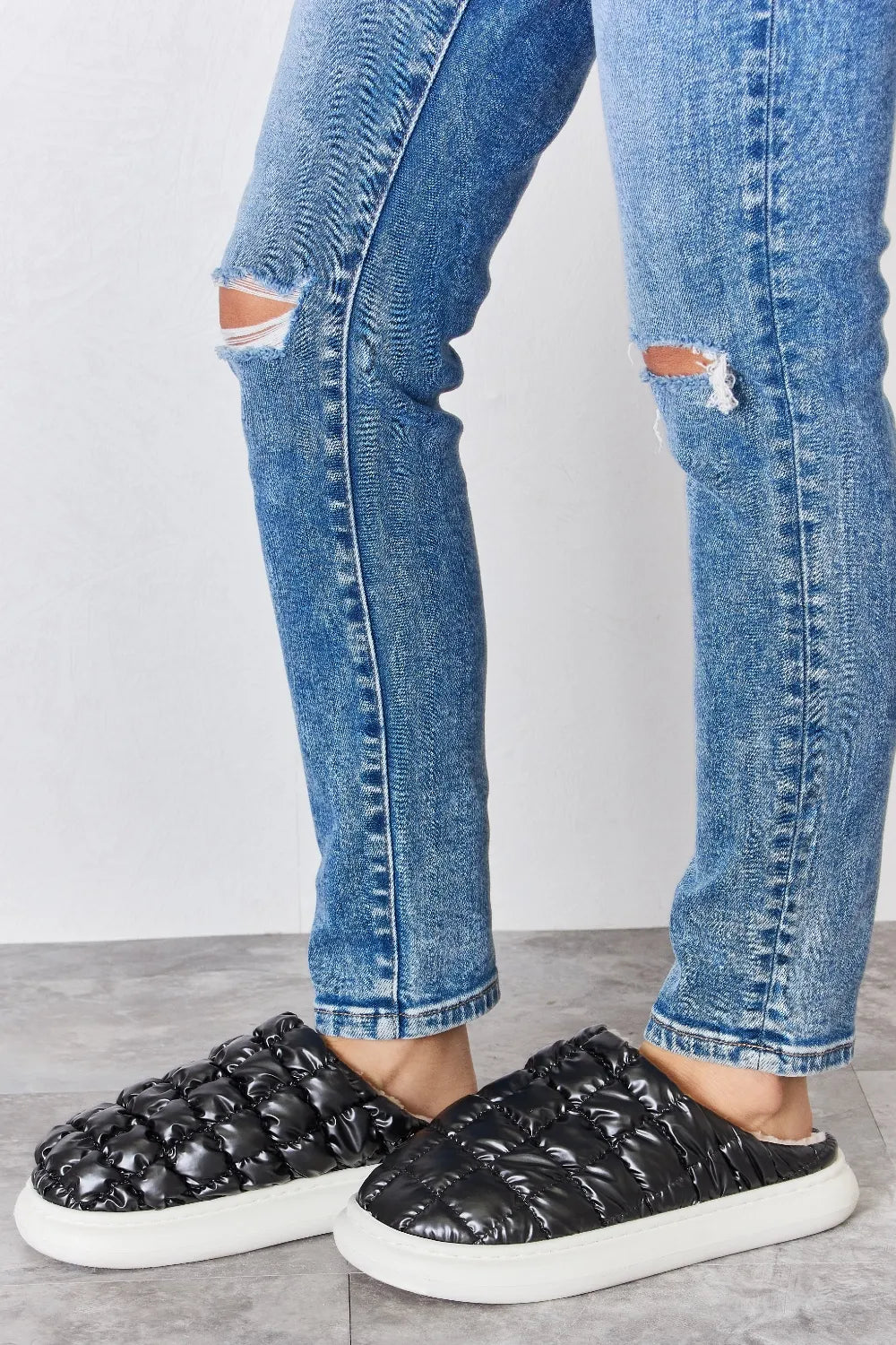 Melody Puffer Plush Slippers - cas7m