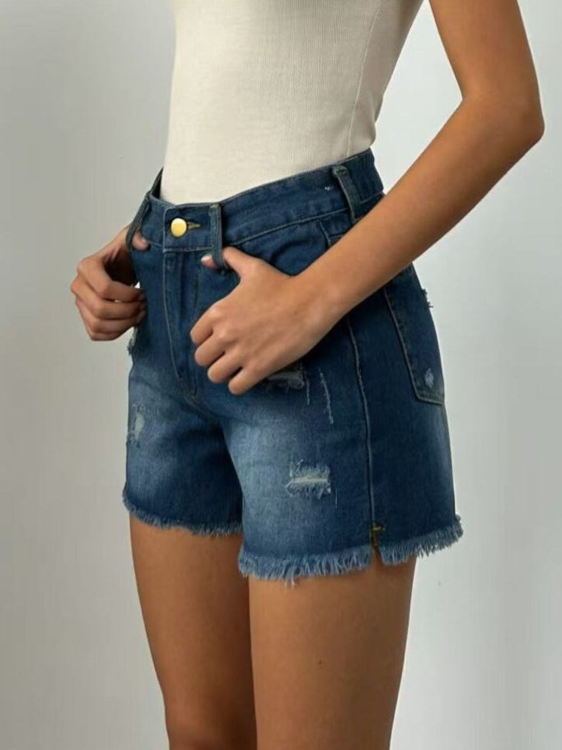 Distressed Frayed Hem Denim Shorts - cas7m