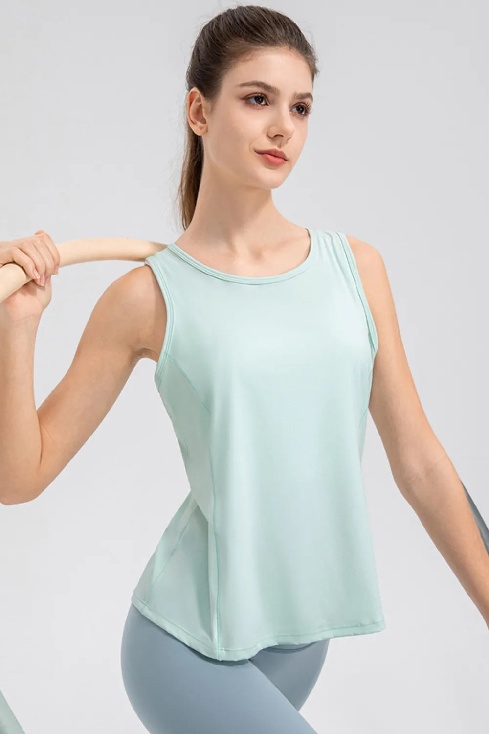 Wide Strap Round Neck Active Tank - cas7m