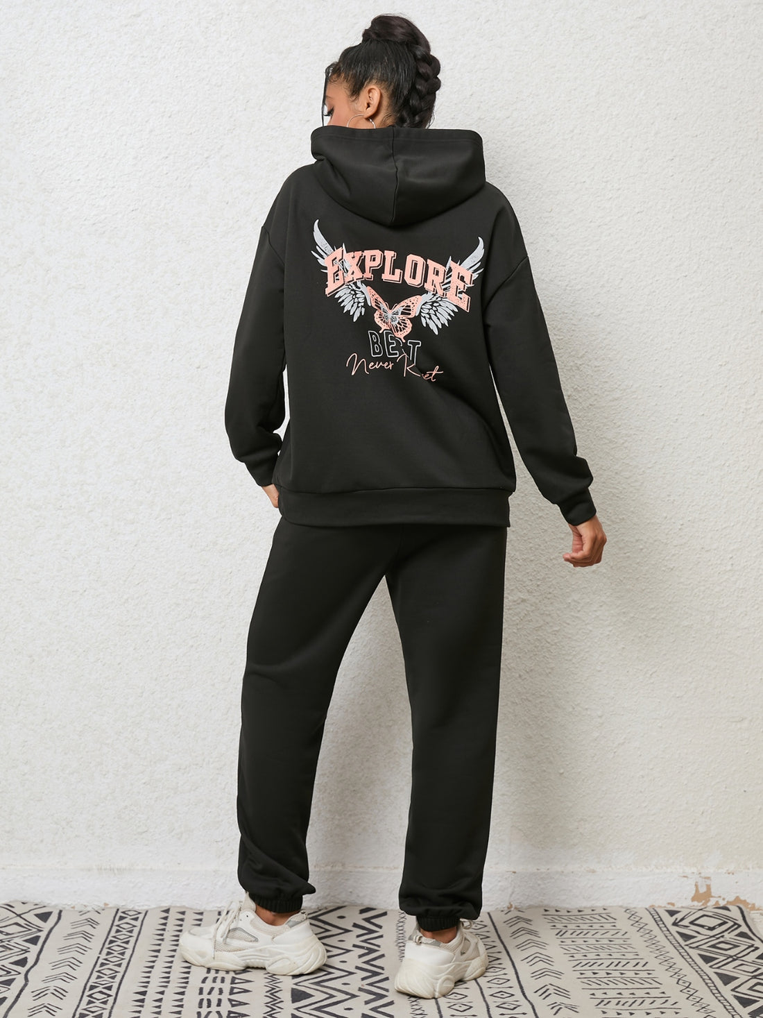 Graphic Hoodie and Sweatpants Set - cas7m