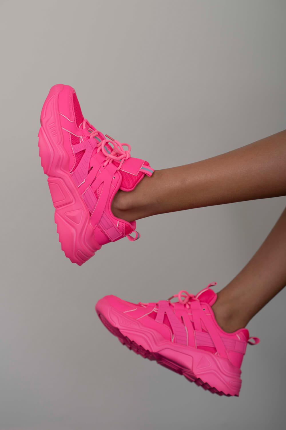 Berness Running Late Chunky Sole Athletic Sneakers in Hot Pink - cas7m