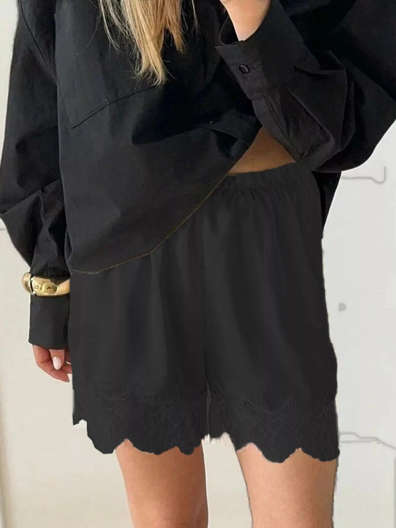 Lace Trim Elastic Waist Shorts - cas7m