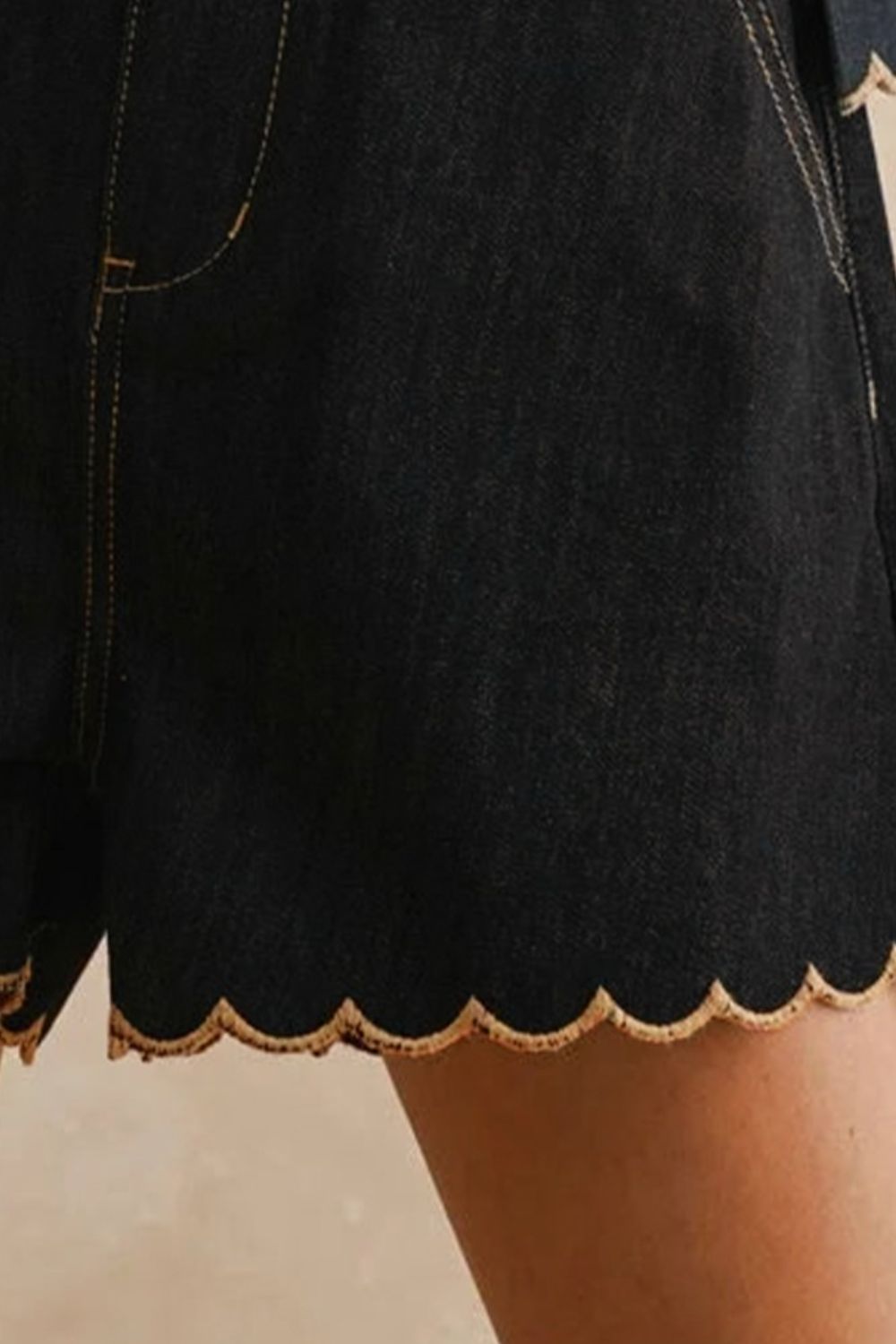 Scalloped Hem Denim Shorts - cas7m