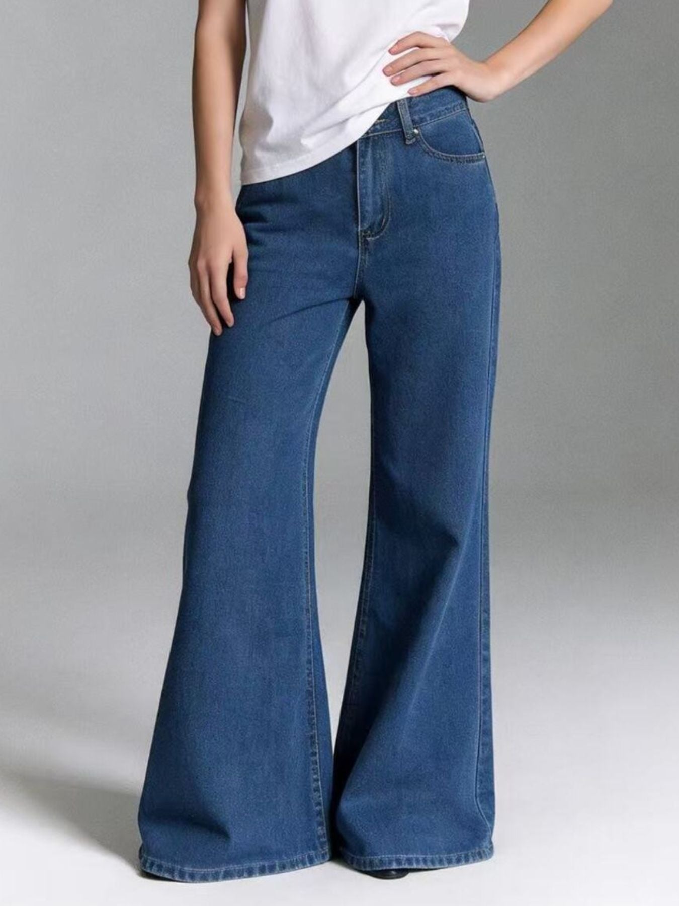 High-Waisted Flare Leg Jeans - cas7m
