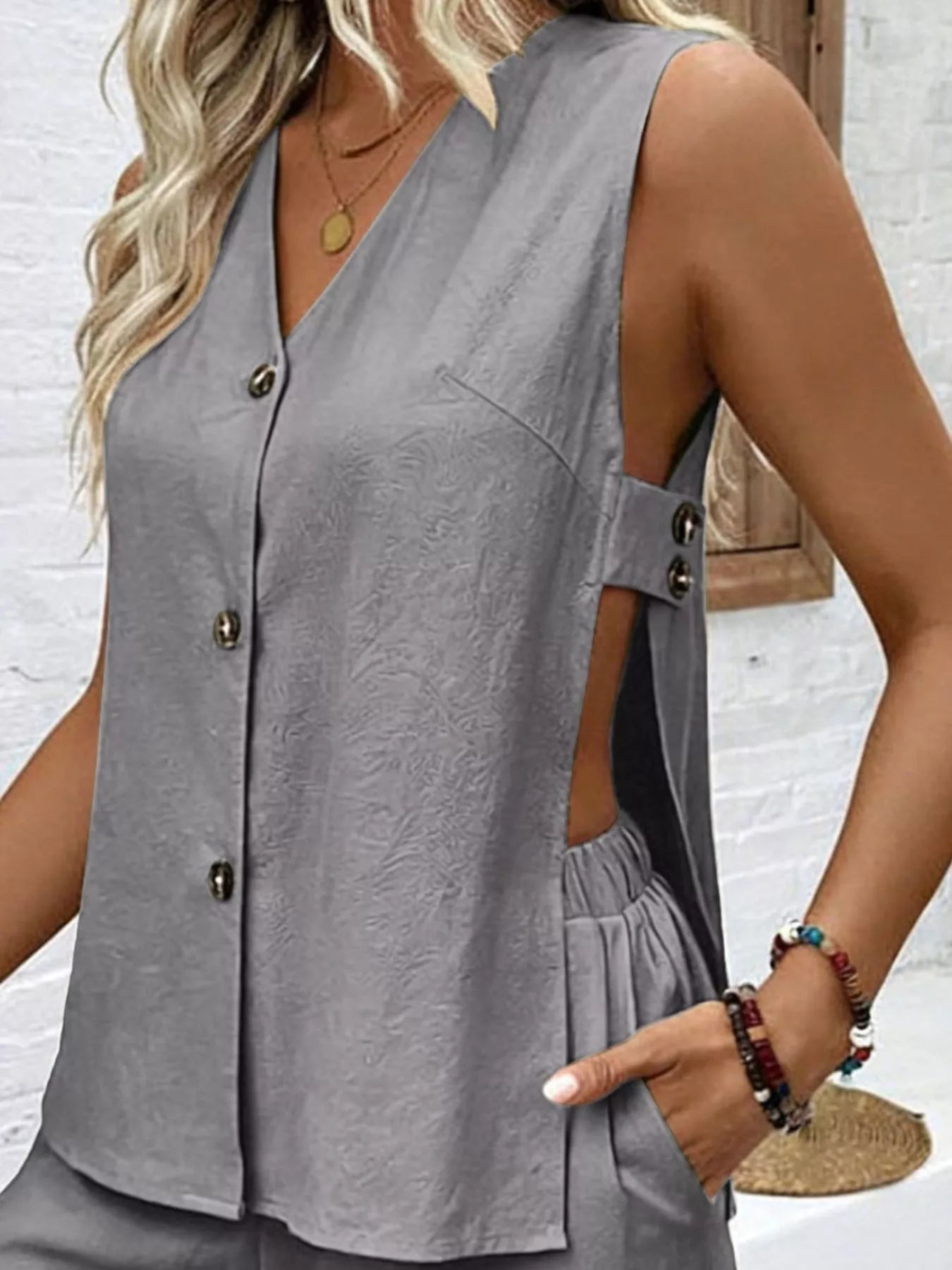Sleeveless Button-Down Top and Shorts Set - cas7m