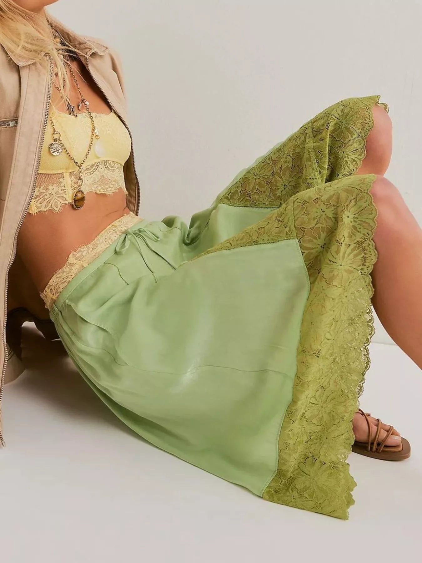 Lace Detail Shorts - cas7m