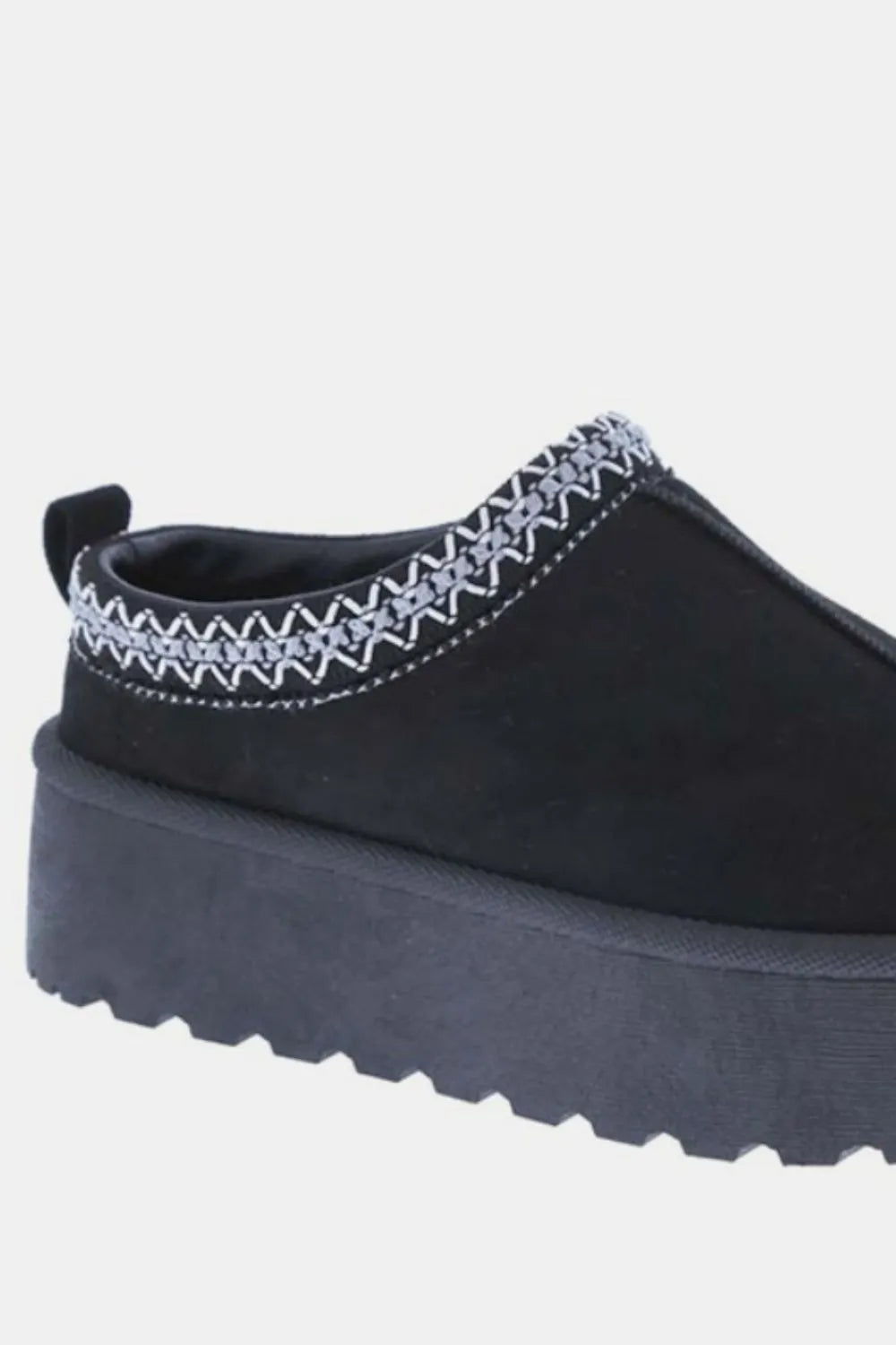 Weeboo Platform Embroidered Trim Slip-On Boots - cas7m