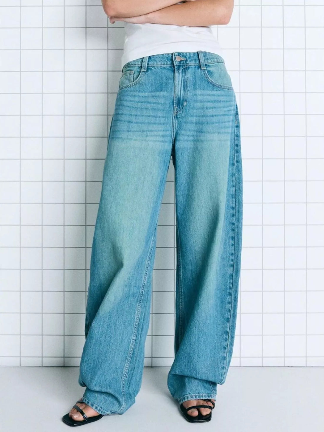 Wide Leg Washed Jeans - cas7m