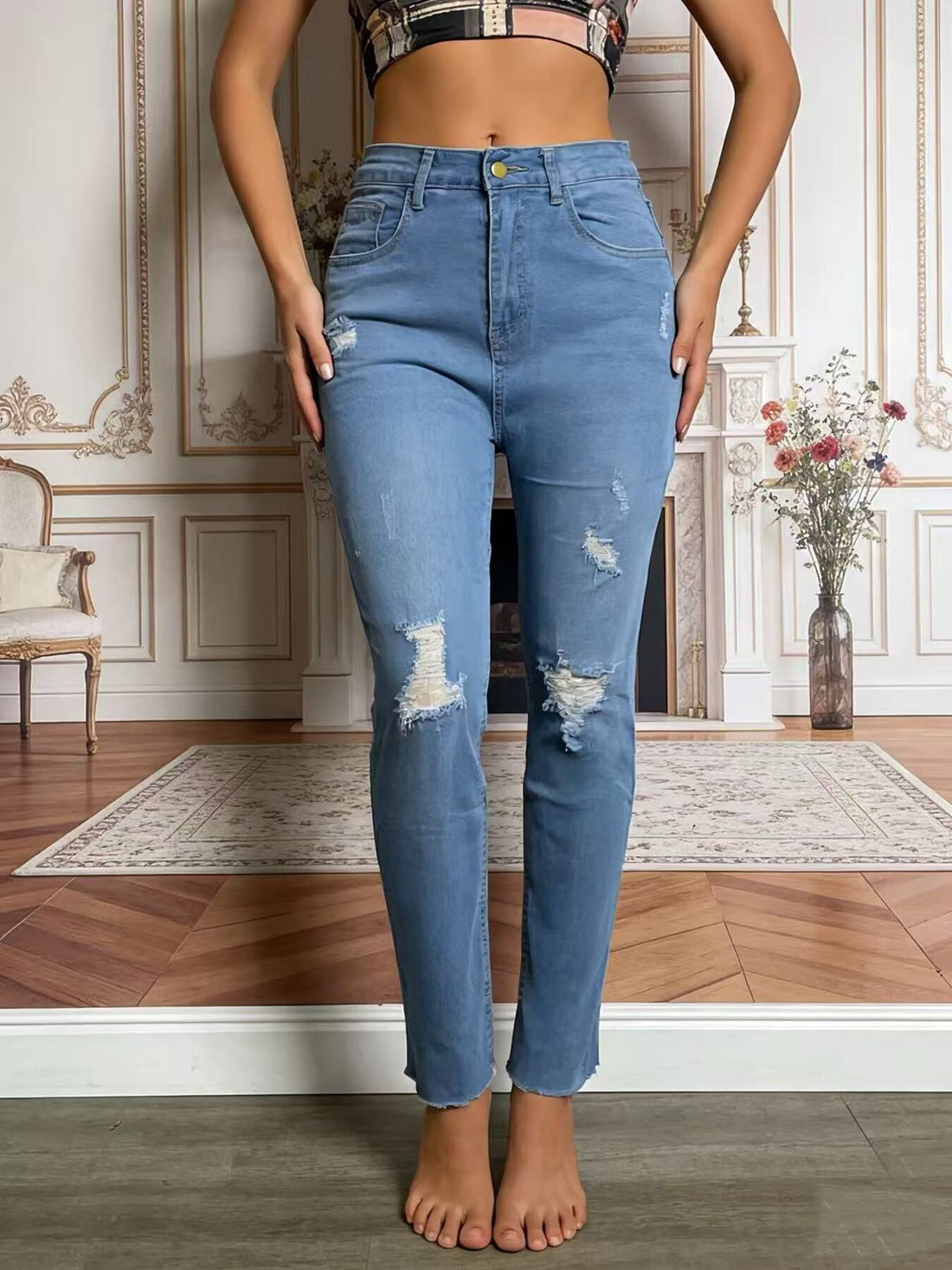 High-Waisted Distressed Jeans - cas7m