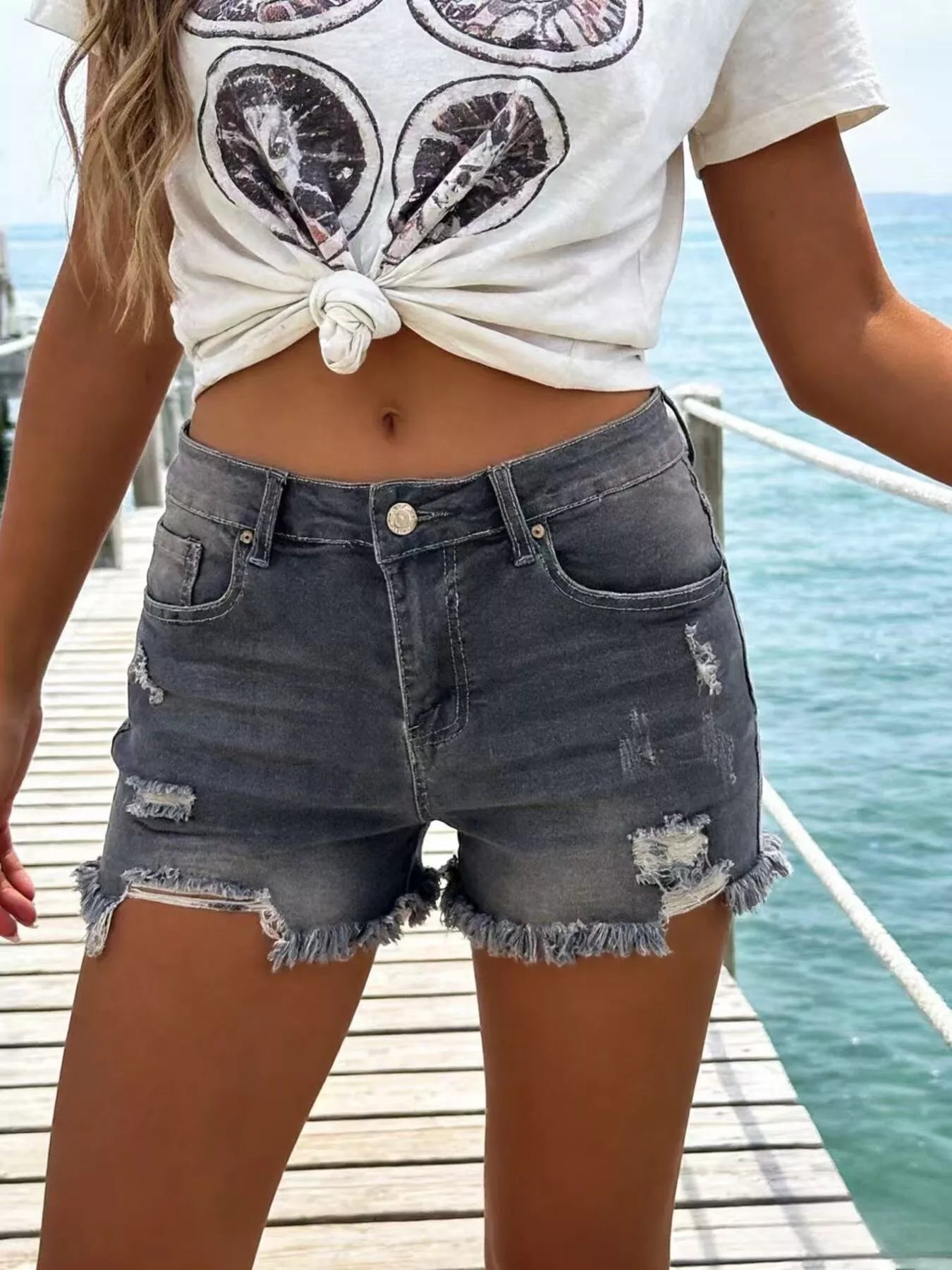 Distressed Frayed Hem Denim Shorts - cas7m