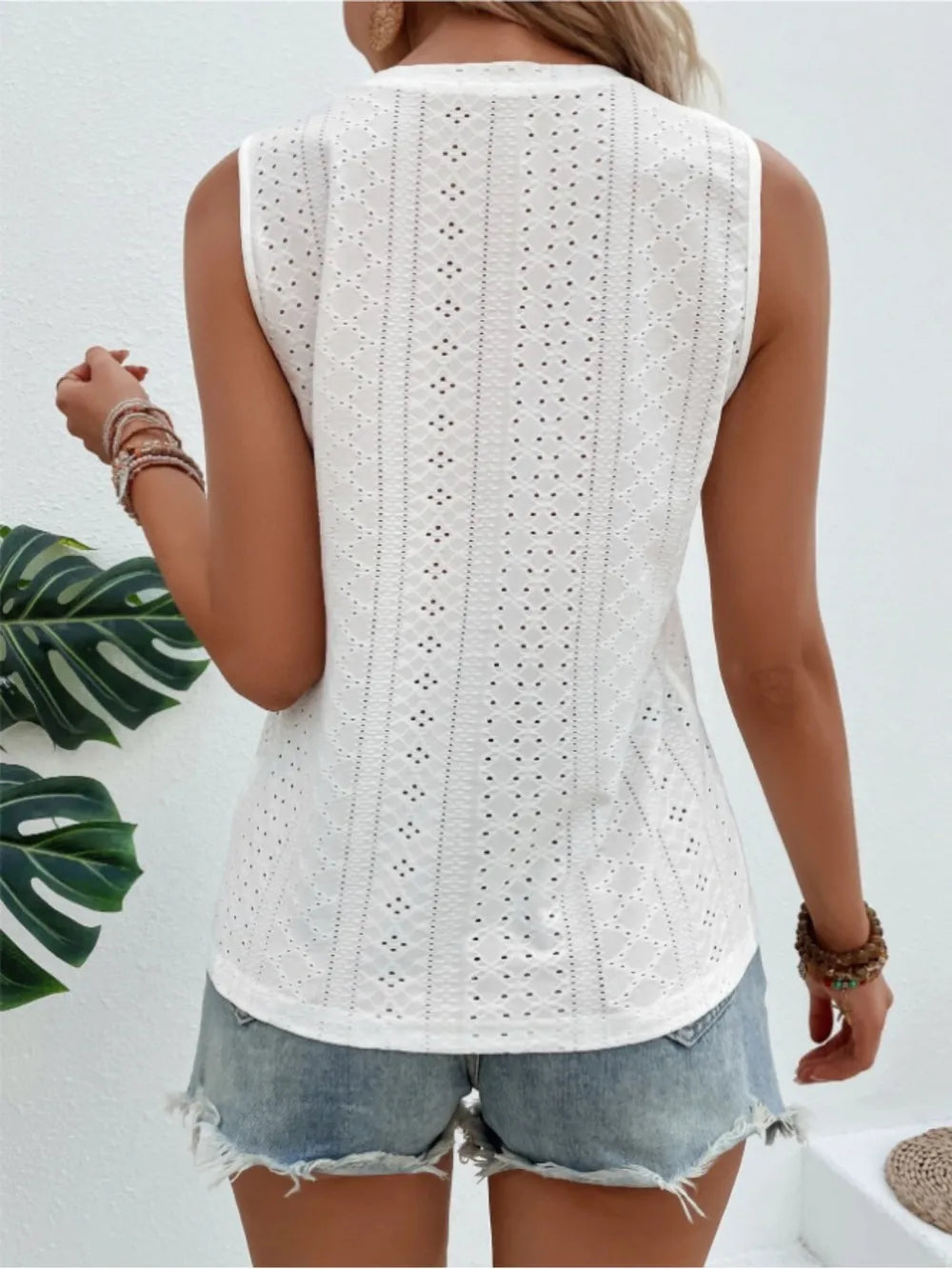 Eyelet Round Neck Tank - cas7m