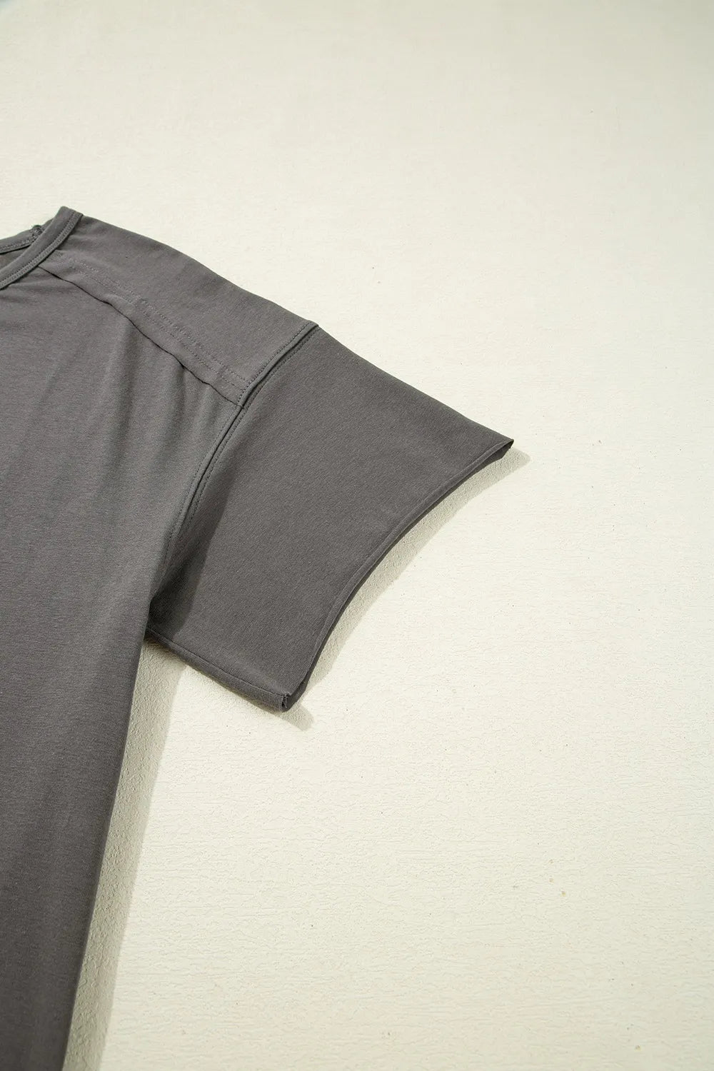 Bow Graphic Short Sleeve T-Shirt - cas7m