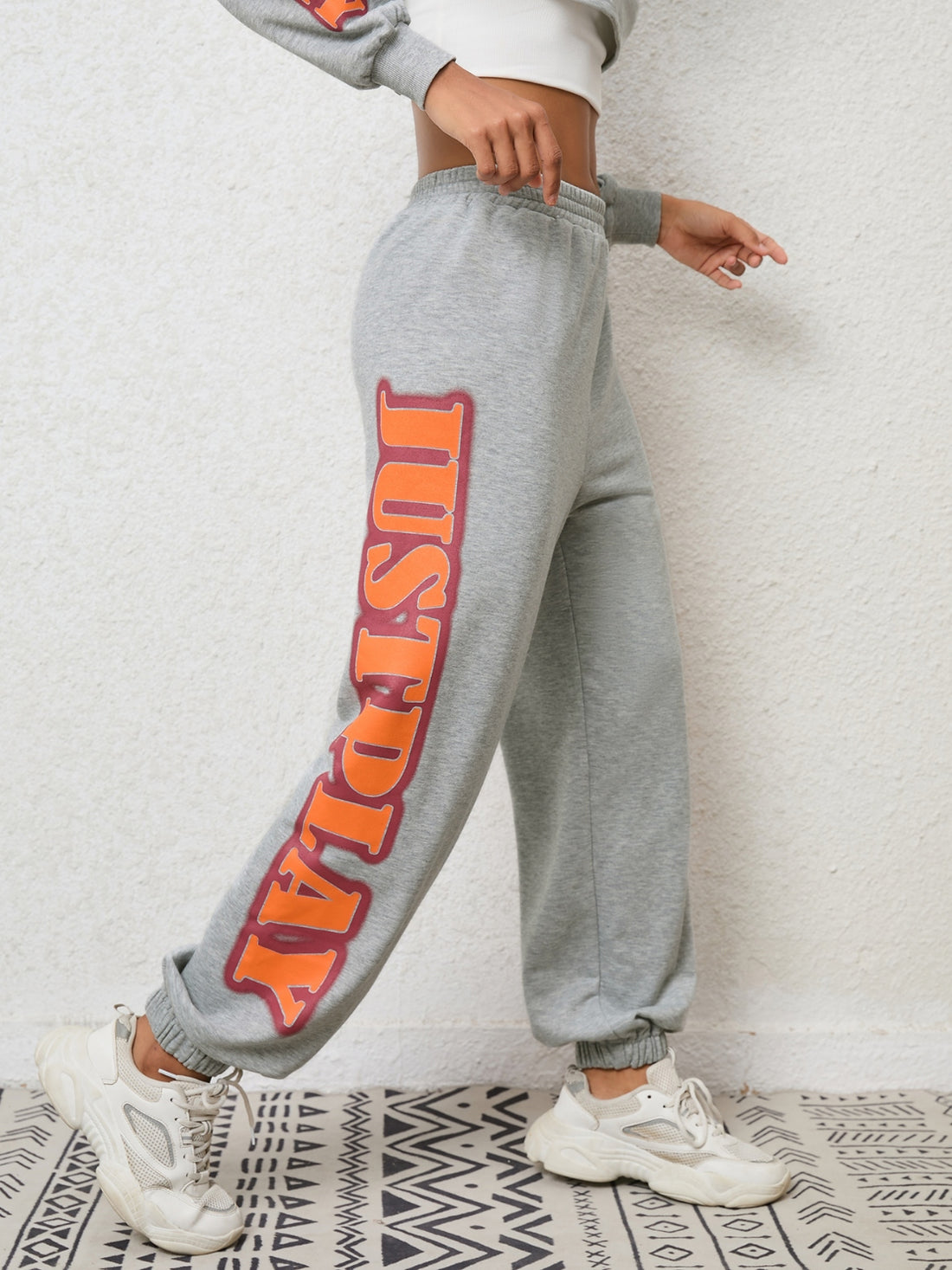 Cropped Sweatshirt and Sweatpants Set - cas7m