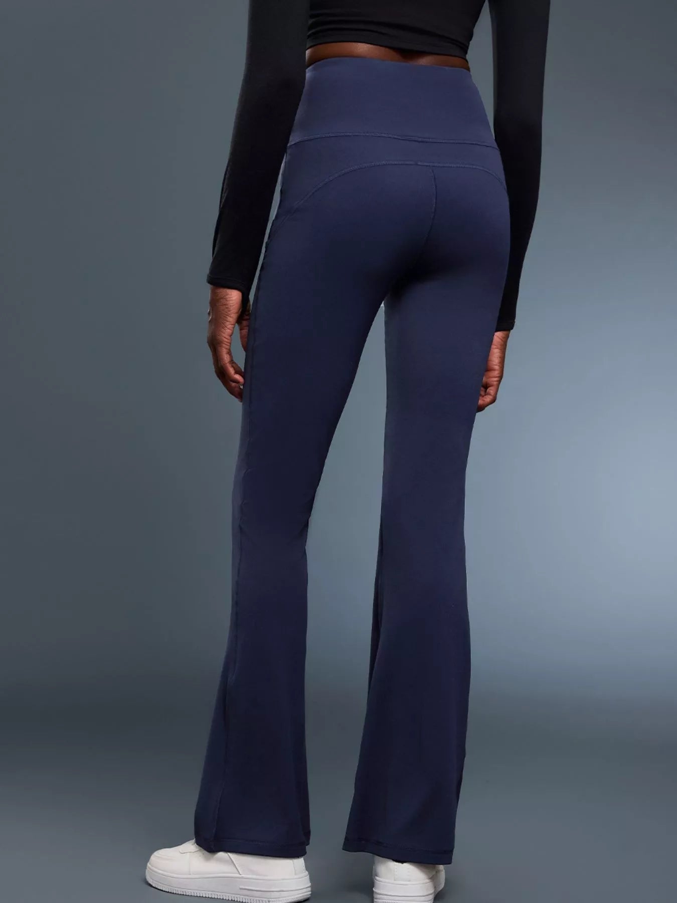 High-Waisted Flare Active Pants - cas7m