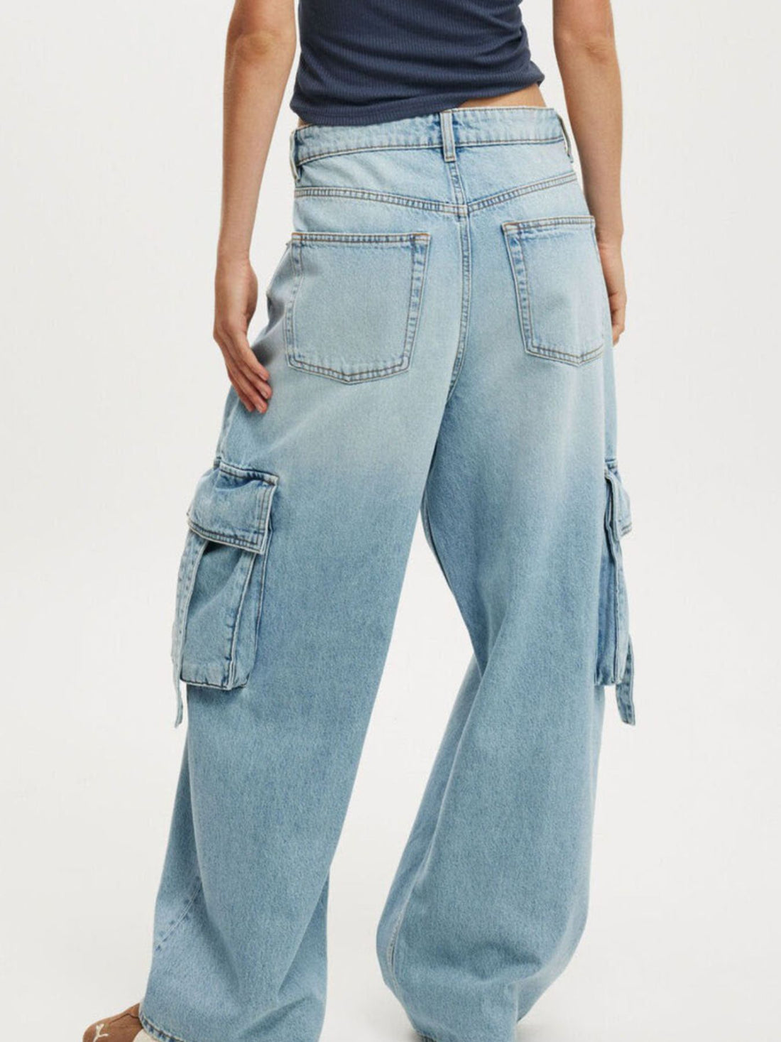 Vintage Wash Wide Leg Cargo Jeans - cas7m