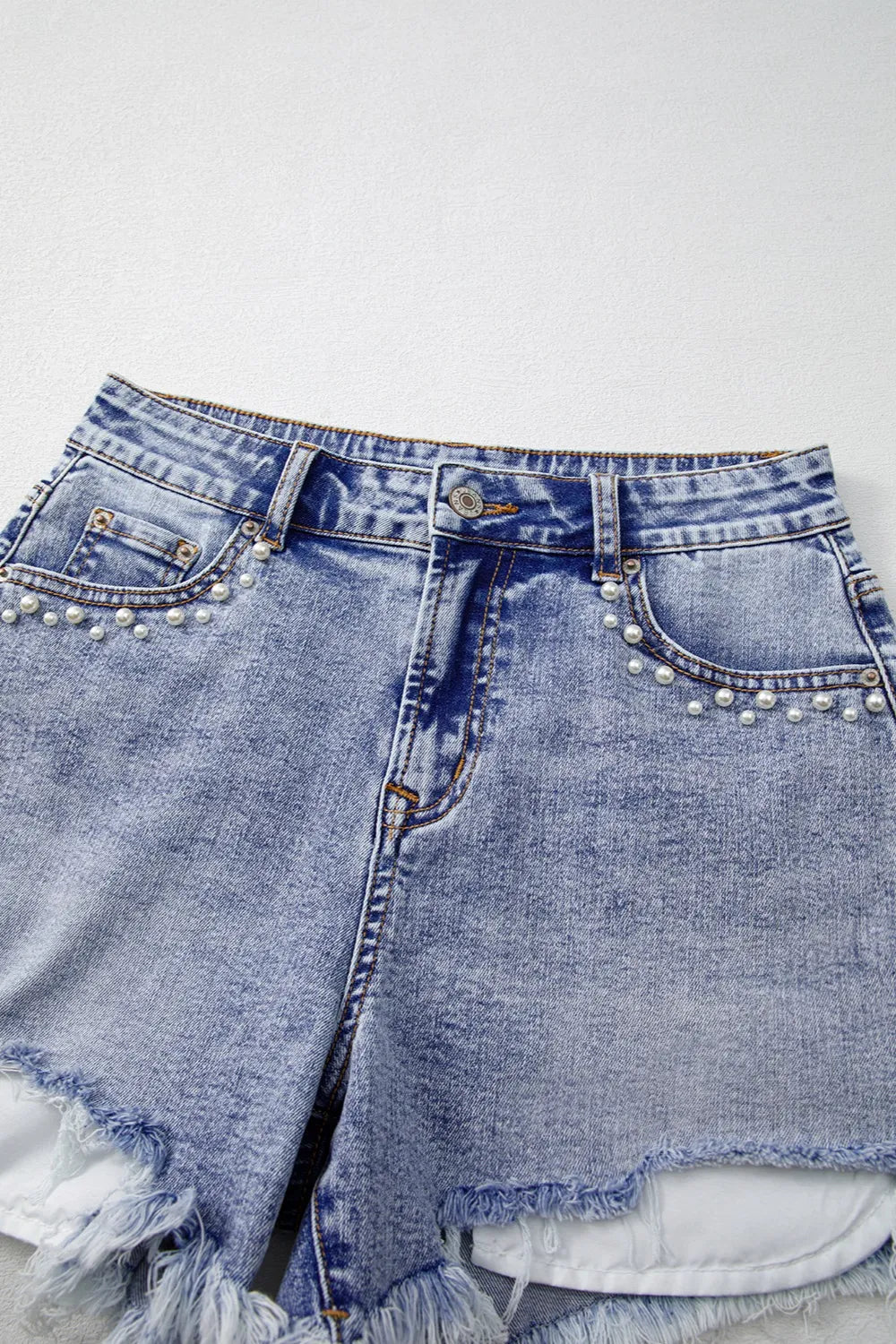 Pearl Studded Pockets Raw Hem Denim Shorts - cas7m