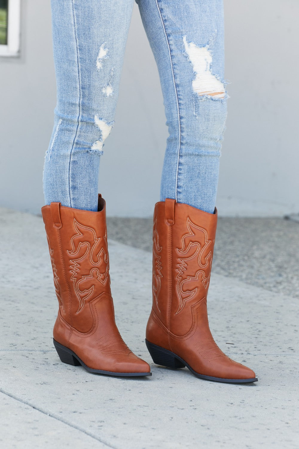 Fortune Dynamic Countryside Lane Mid-Calf Embroidered Cowboy Boots - cas7m