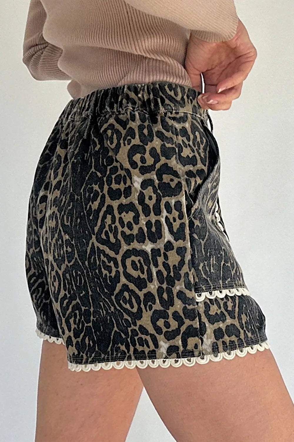 Lace Trim Leopard Denim Shorts - cas7m
