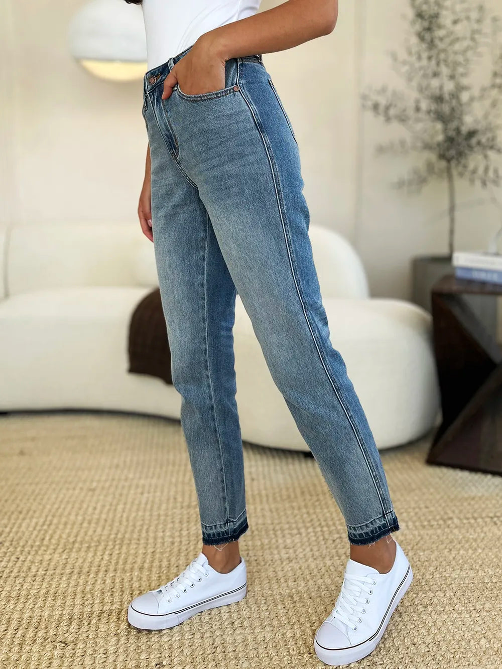 Judy Blue Full Size Mid Rise Rigid Magic Release Hem Jeans - cas7m