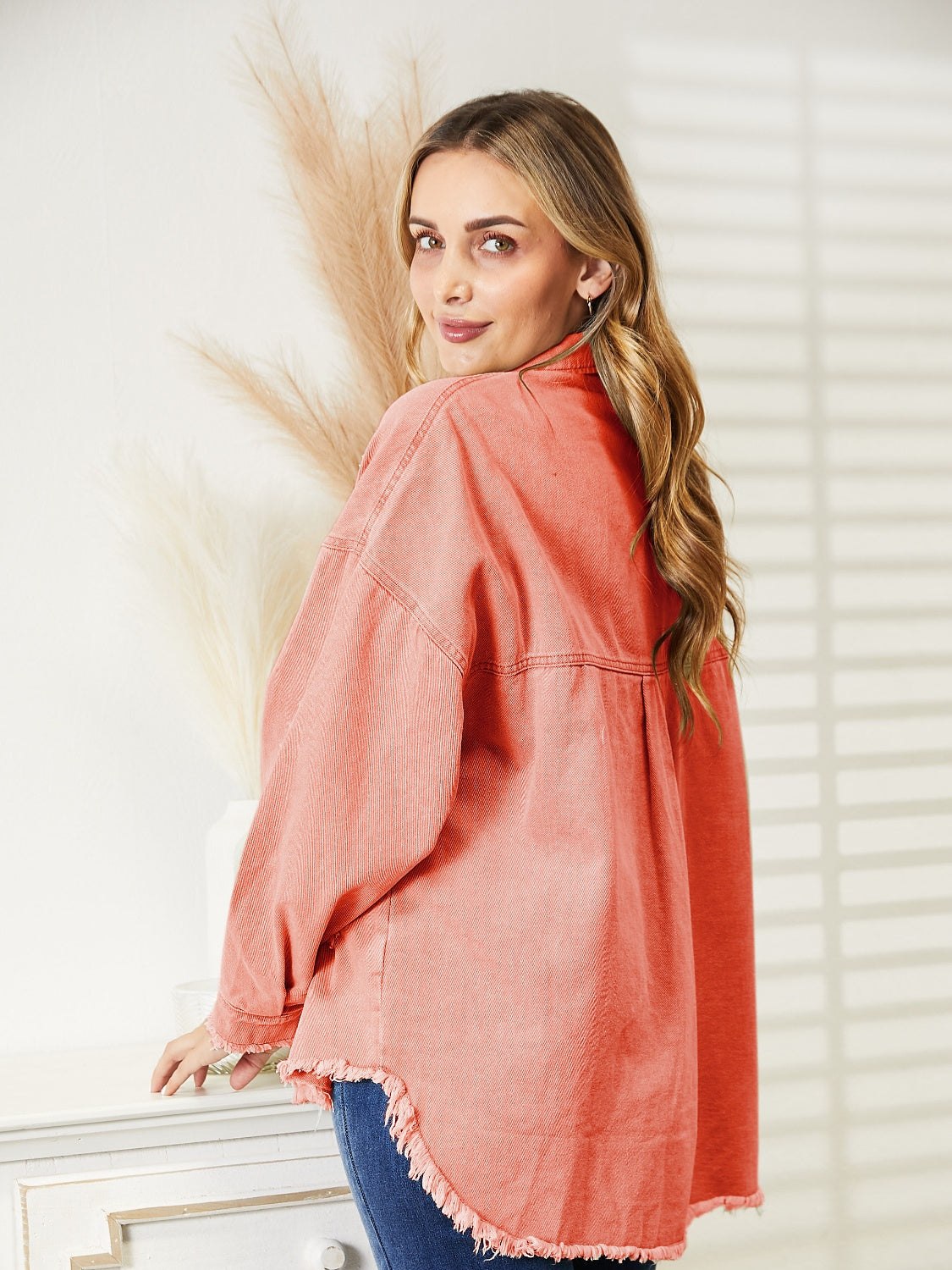 Distressed Raw Hem Denim Jacket - cas7m