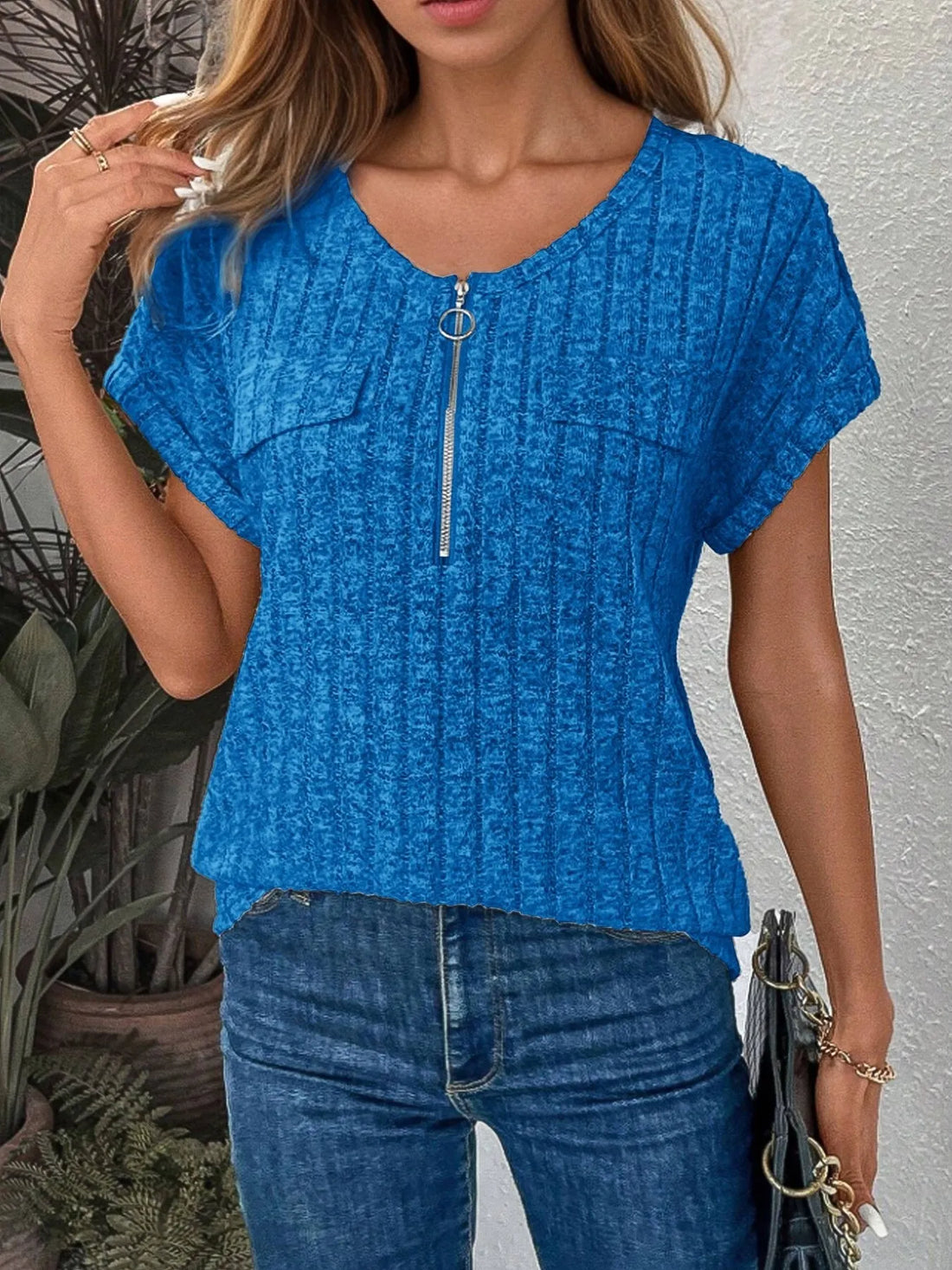 Zip-Front Short Sleeve T-Shirt - cas7m