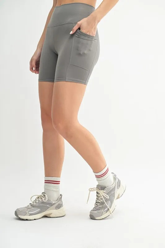 MONO B Venice Cloud Light Sculpt Biker Shorts - cas7m