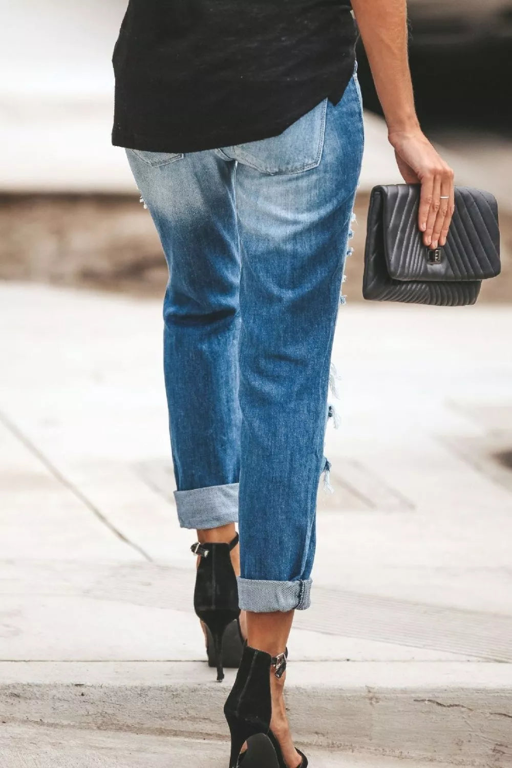 Distressed Straight Leg Jeans - cas7m