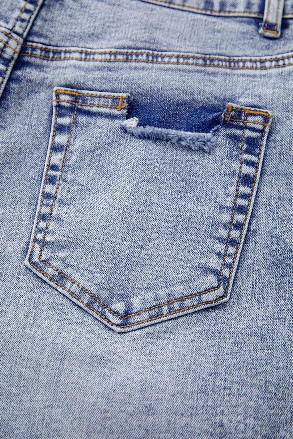 Pearl Studded Pockets Raw Hem Denim Shorts - cas7m