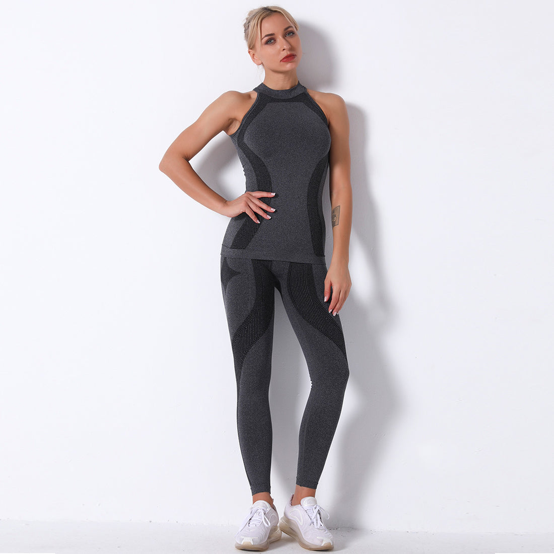 Seamless Knitted Striped Yoga Outfit with Pants Set - cas7m