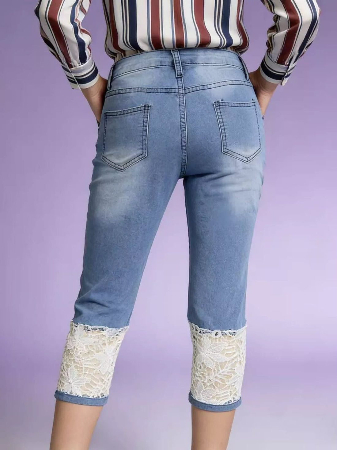 Full Size Lace Trimmed Capri Jeans Plus Size - cas7m
