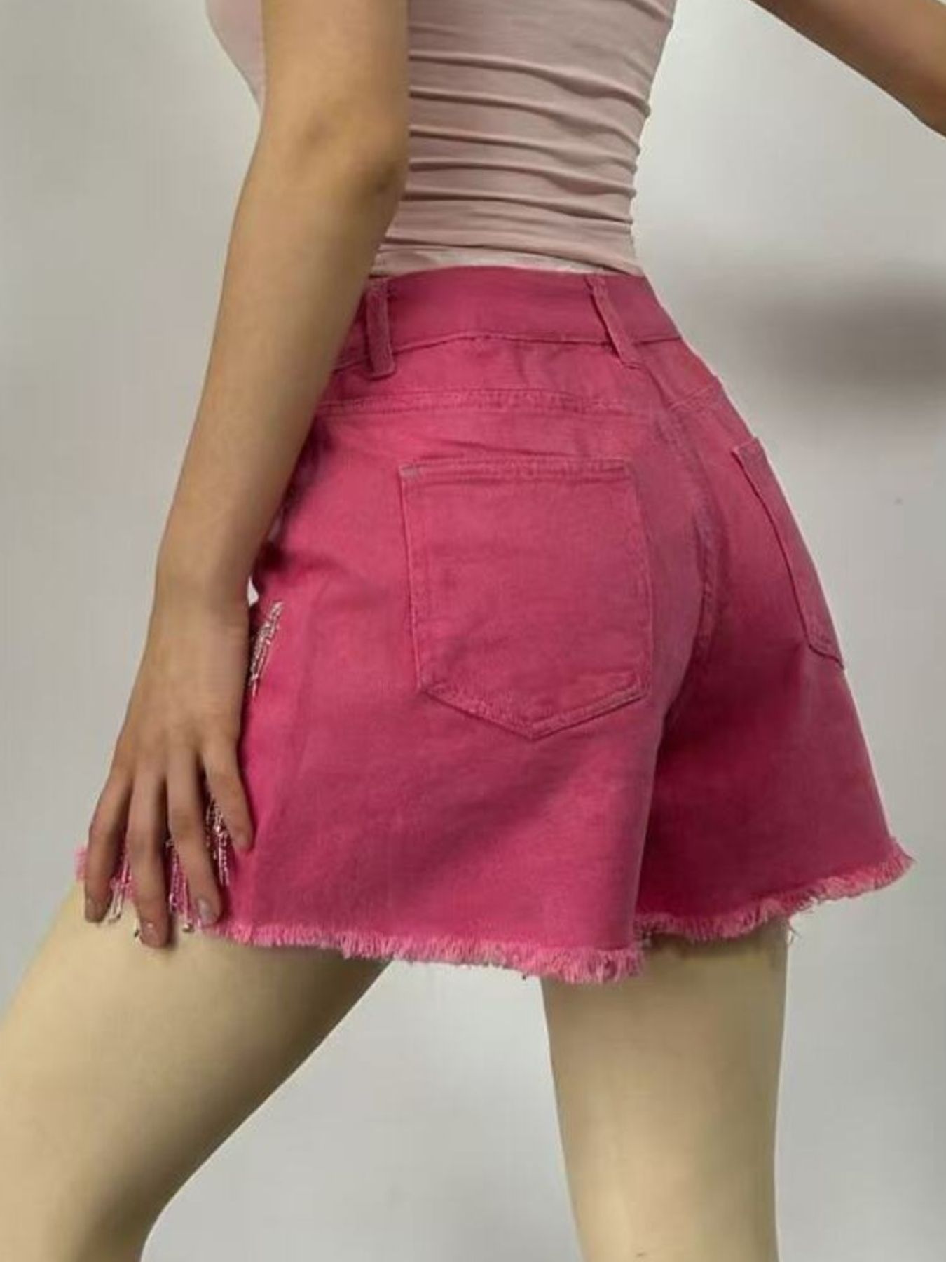 Rhinestone Chain Raw Hem Denim Shorts - cas7m