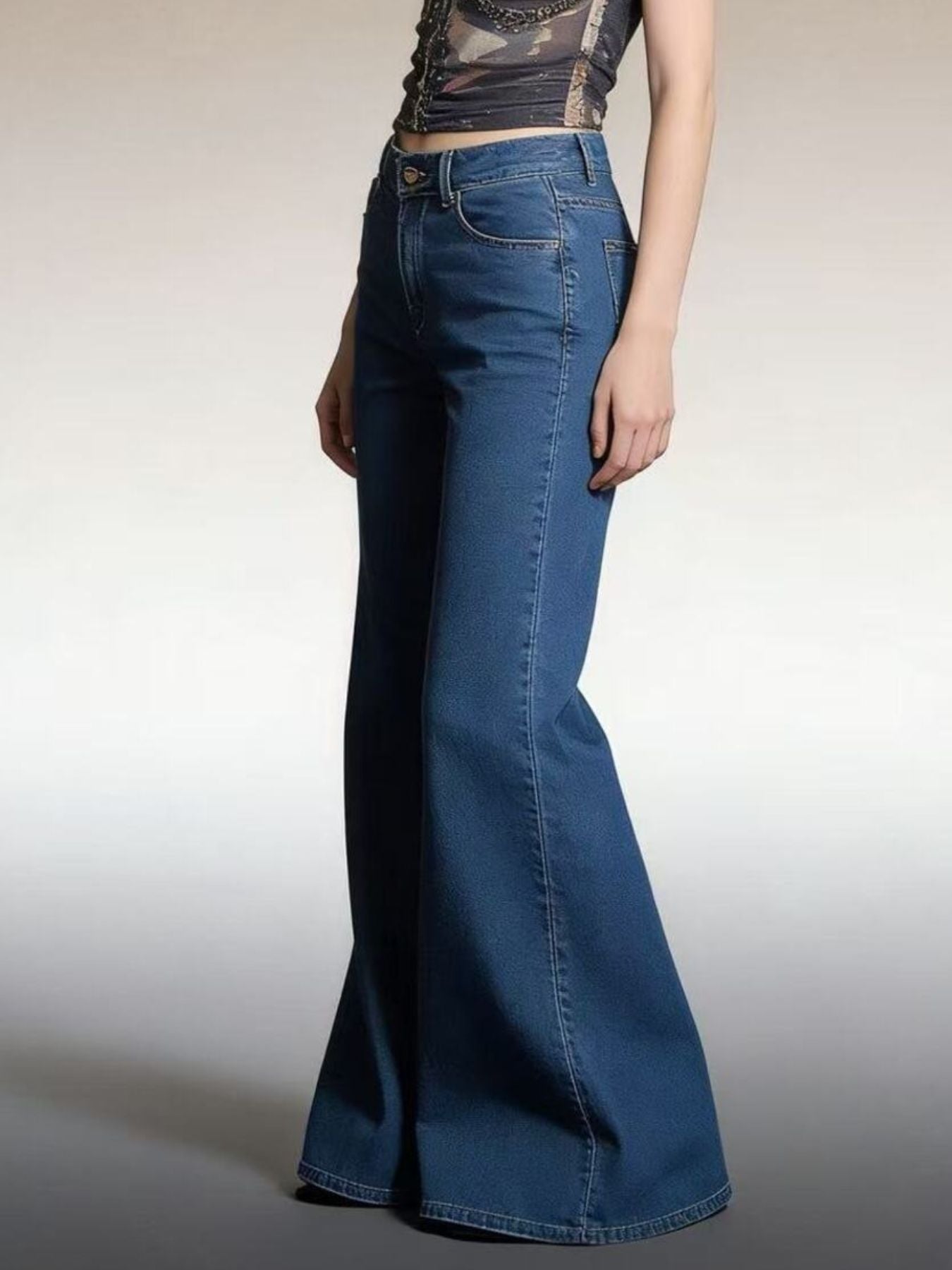 High-Waisted Flare Leg Jeans - cas7m
