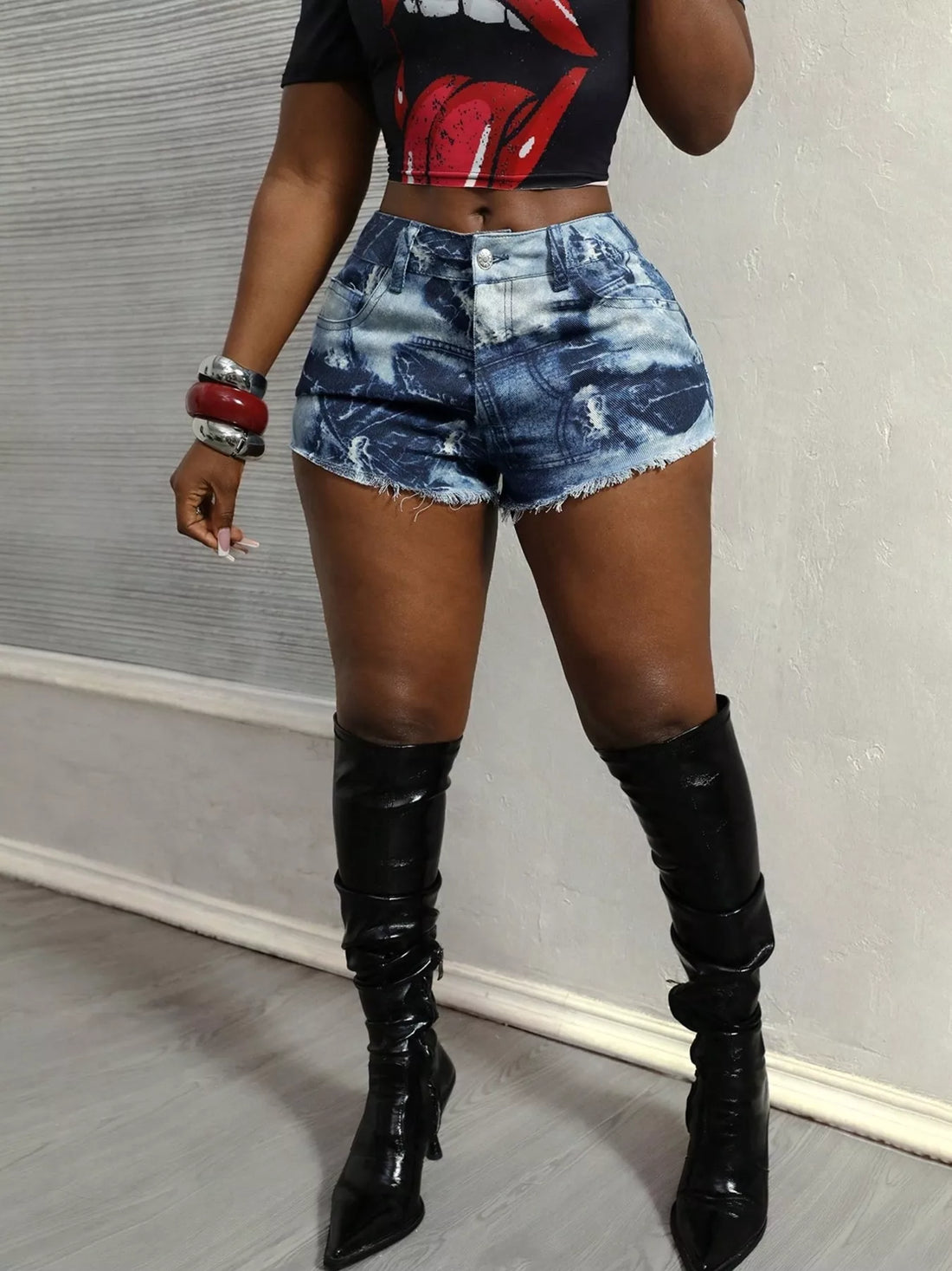 Raw Hem Denim Shorts - cas7m