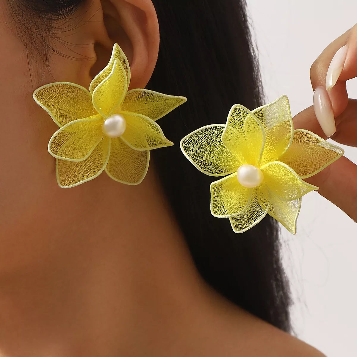 Flower Pearl Stud Earrings - cas7m
