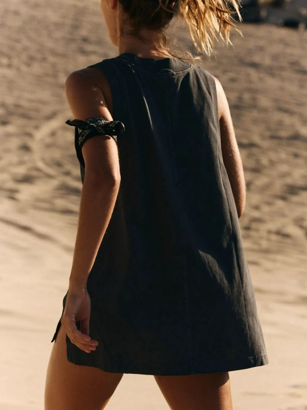 Side Slit V-Neck Tank - cas7m