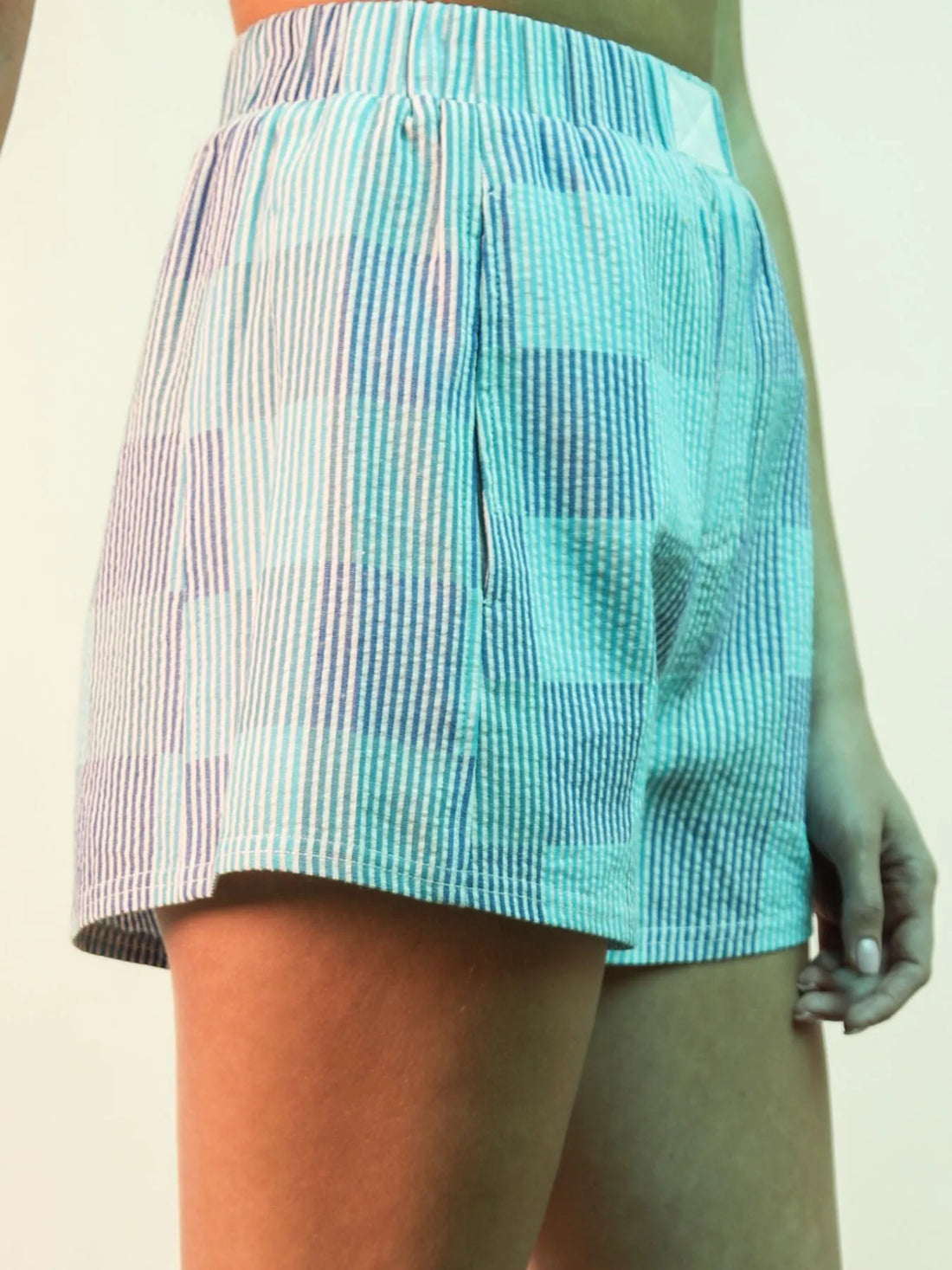 Striped High-Waist Shorts - cas7m