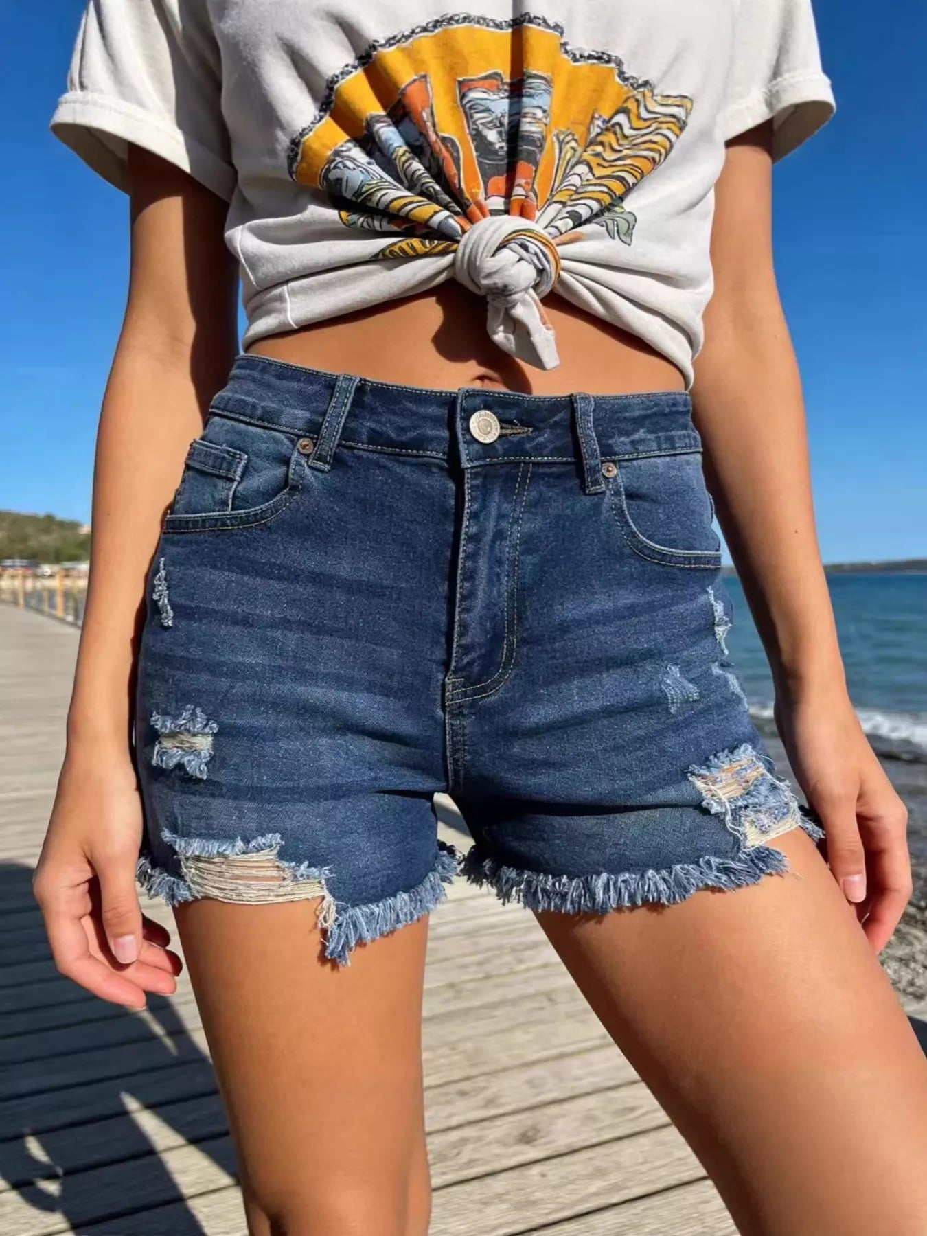 Distressed Frayed Hem Denim Shorts - cas7m