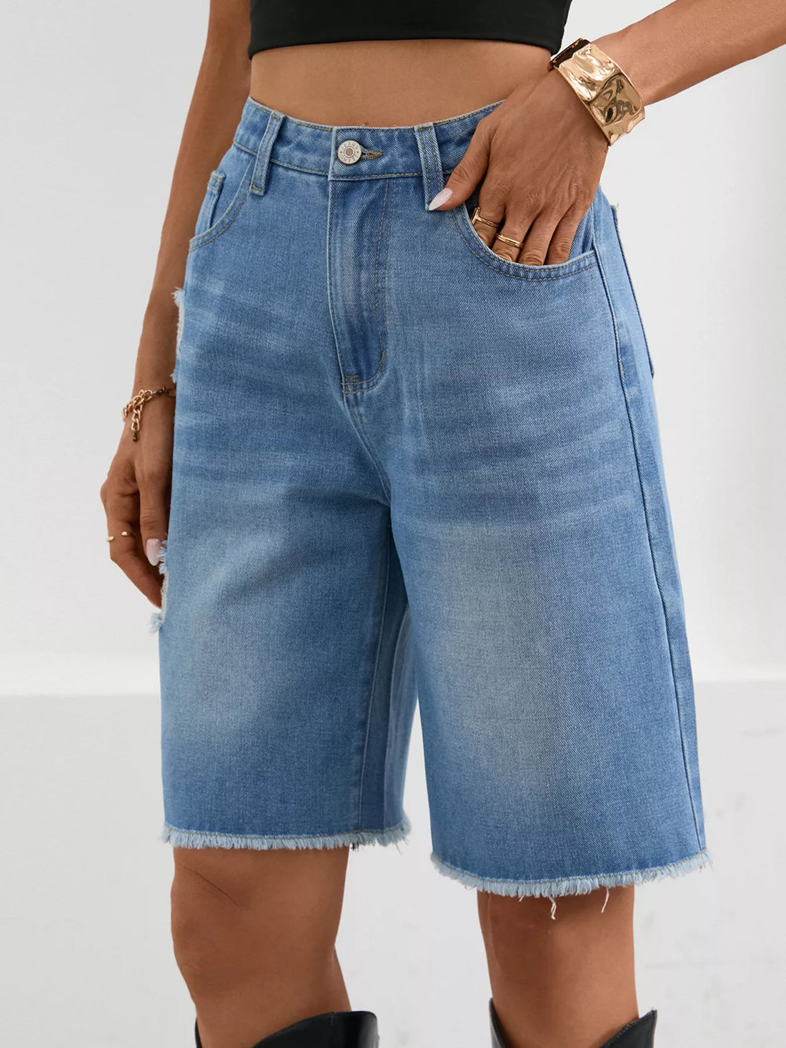 Ripped Frayed Hem Denim Shorts - cas7m