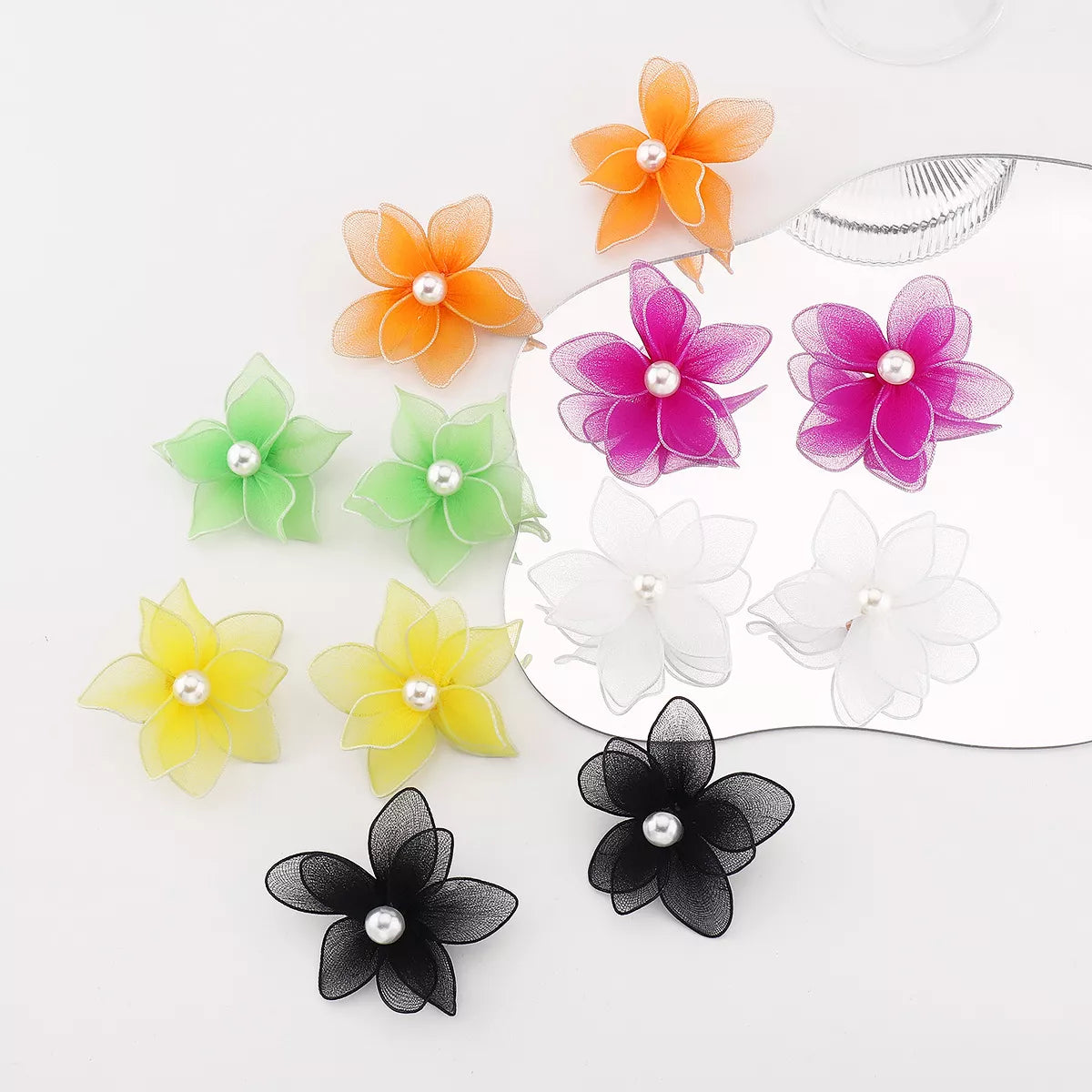 Flower Pearl Stud Earrings - cas7m