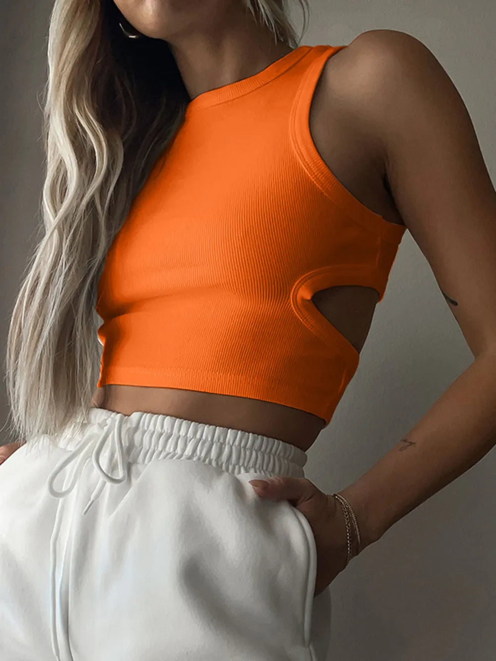 Cutout Round Neck Tank - cas7m