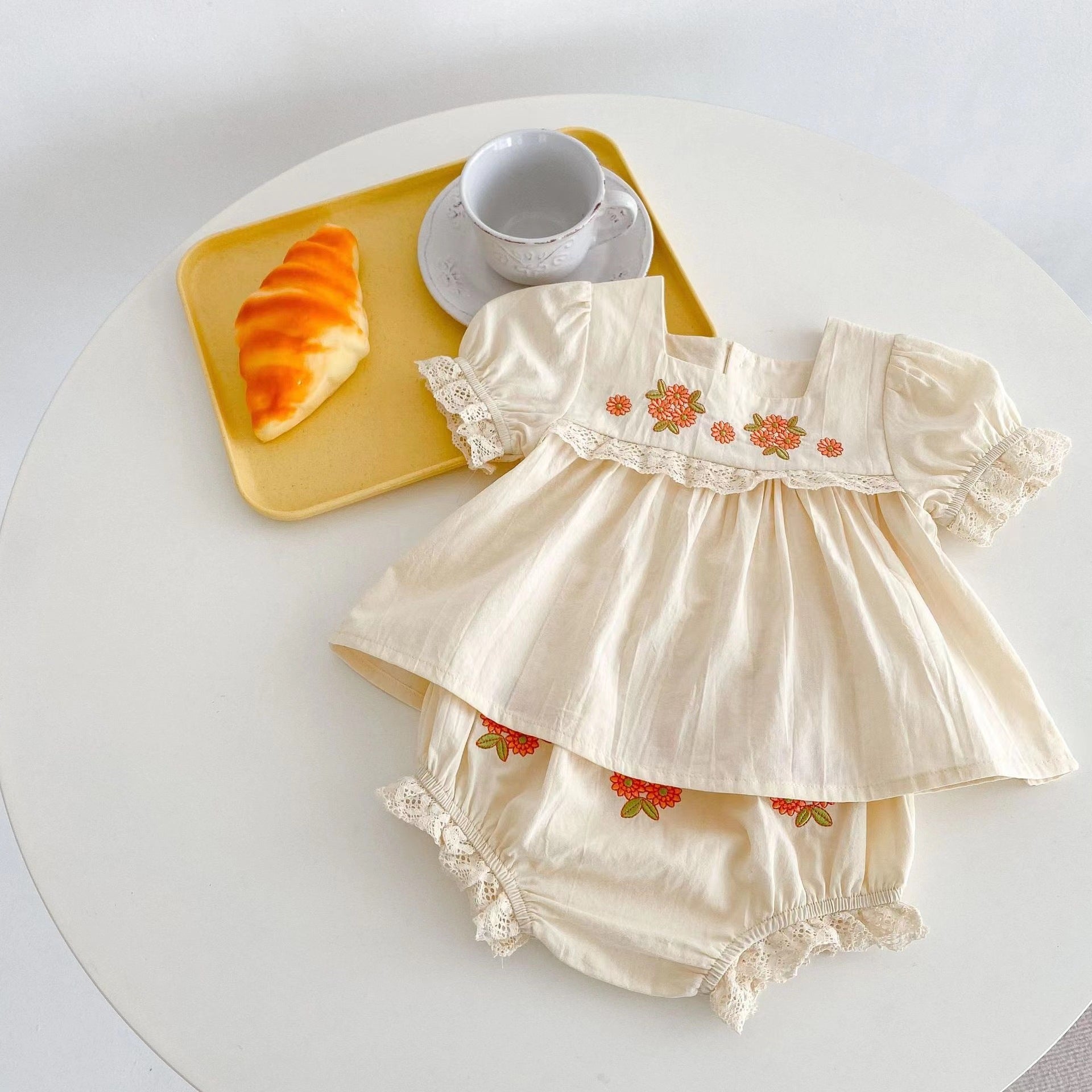 Girl Baby Flower Embroidered Short-sleeved Top - cas7m