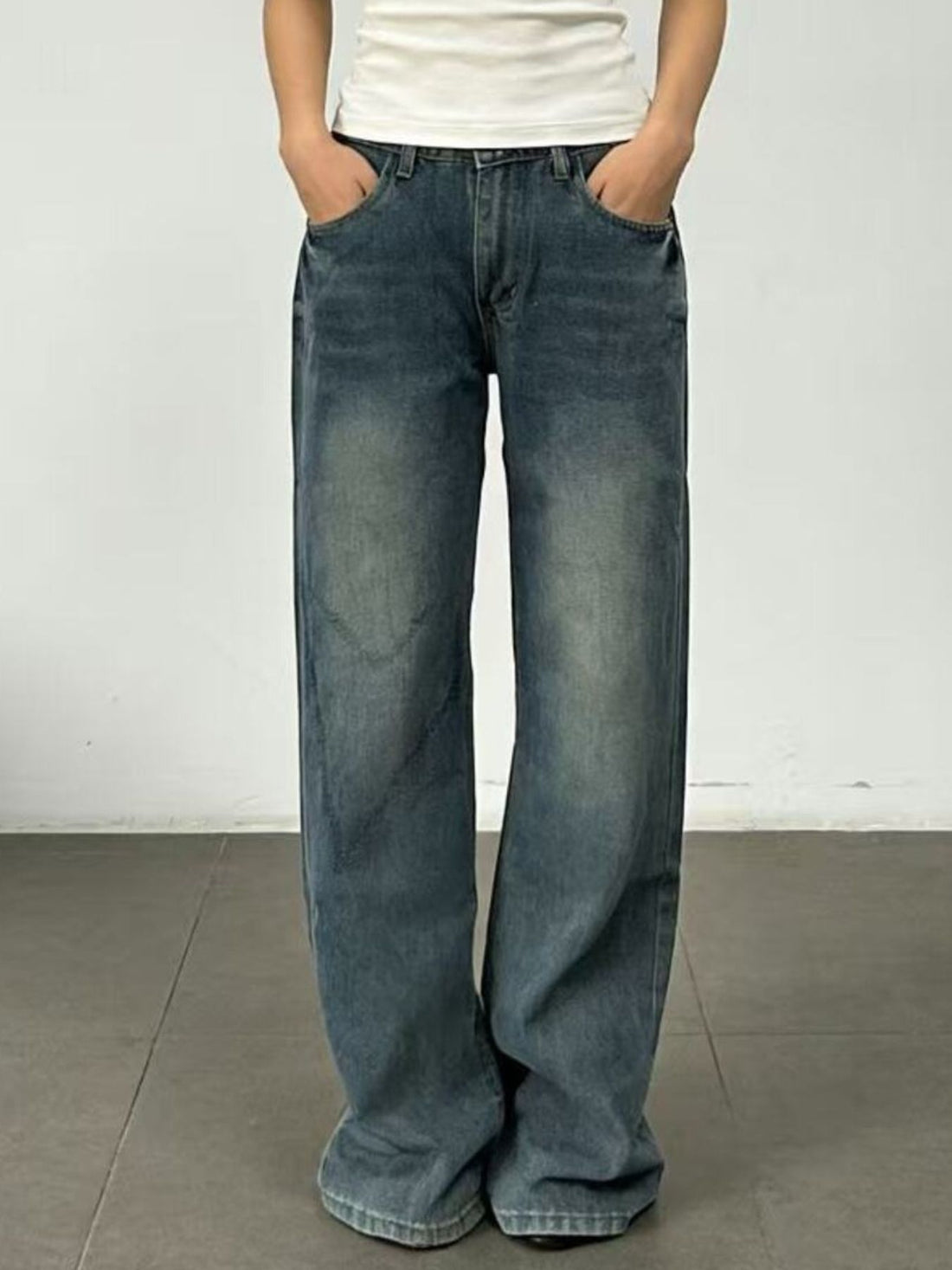 Vintage Wash Wide Leg Jeans - cas7m