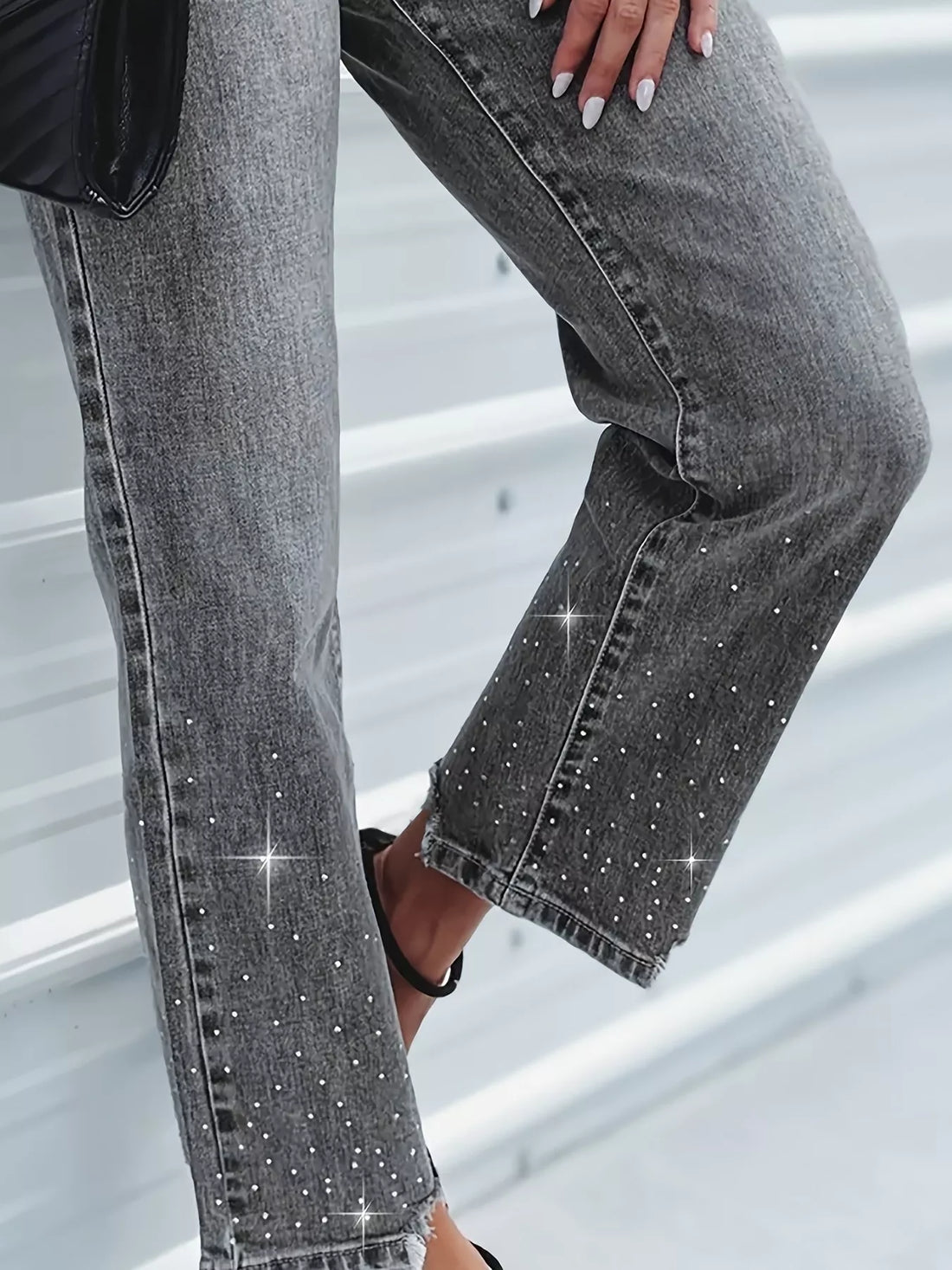 Rhinestone Embellished Cropped Jeans - cas7m