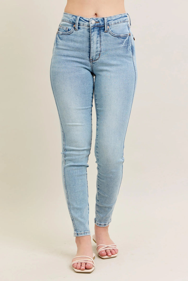 Judy Blue Full Size Mr Tummy Control Vintage Wash Skinny Jeans Plus Size - cas7m
