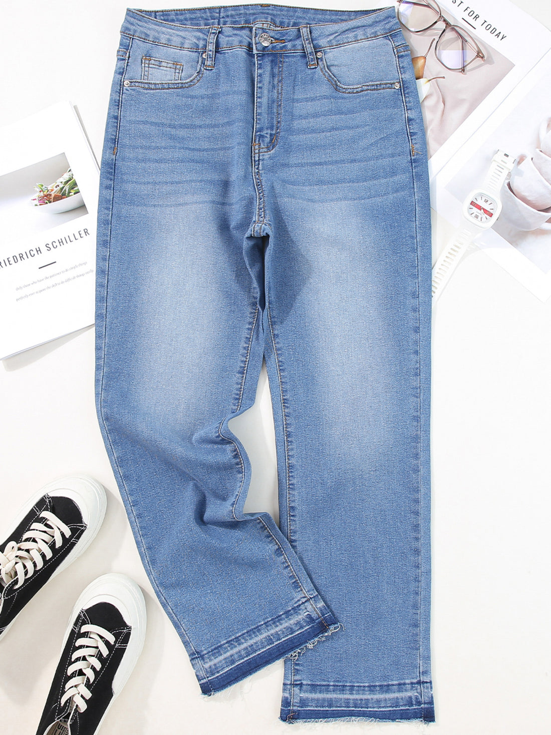 Whiskered Wash Raw Hem Cropped Jeans - cas7m