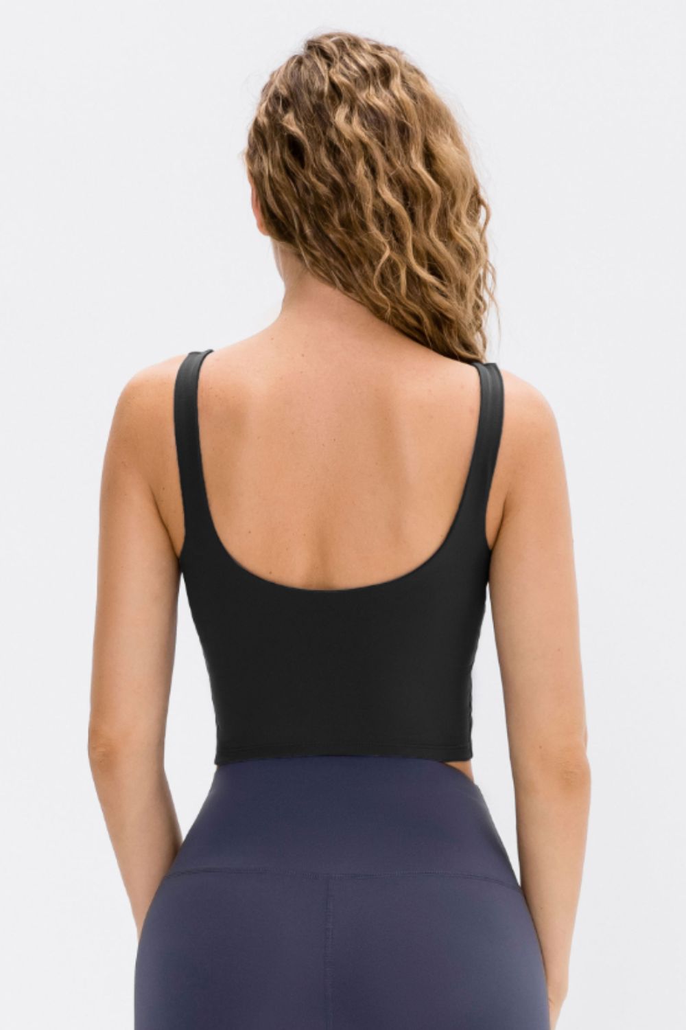 Cropped Scoop Neck Active Tank Top - cas7m