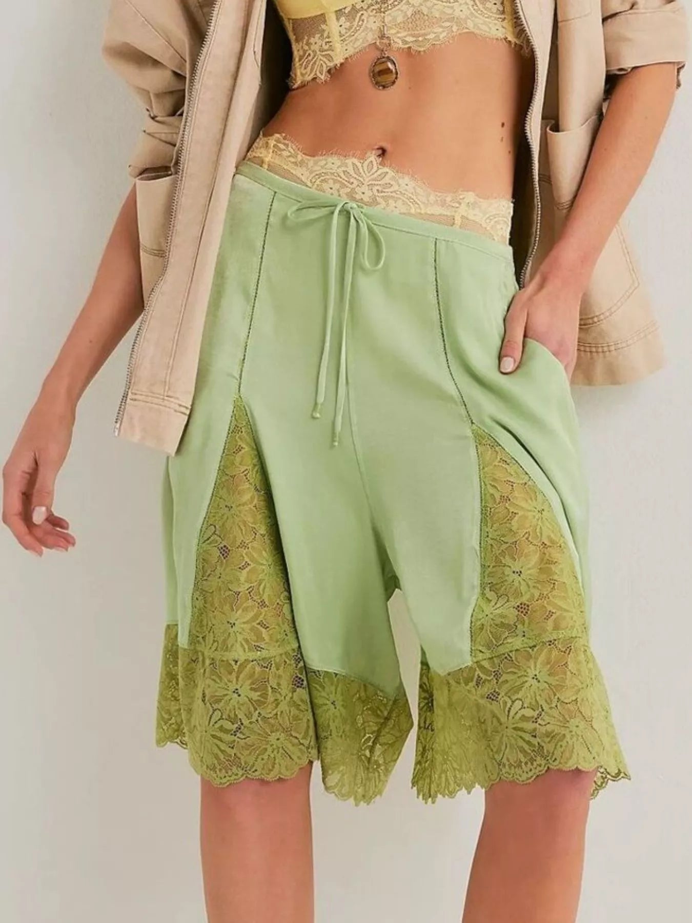 Lace Detail Shorts - cas7m